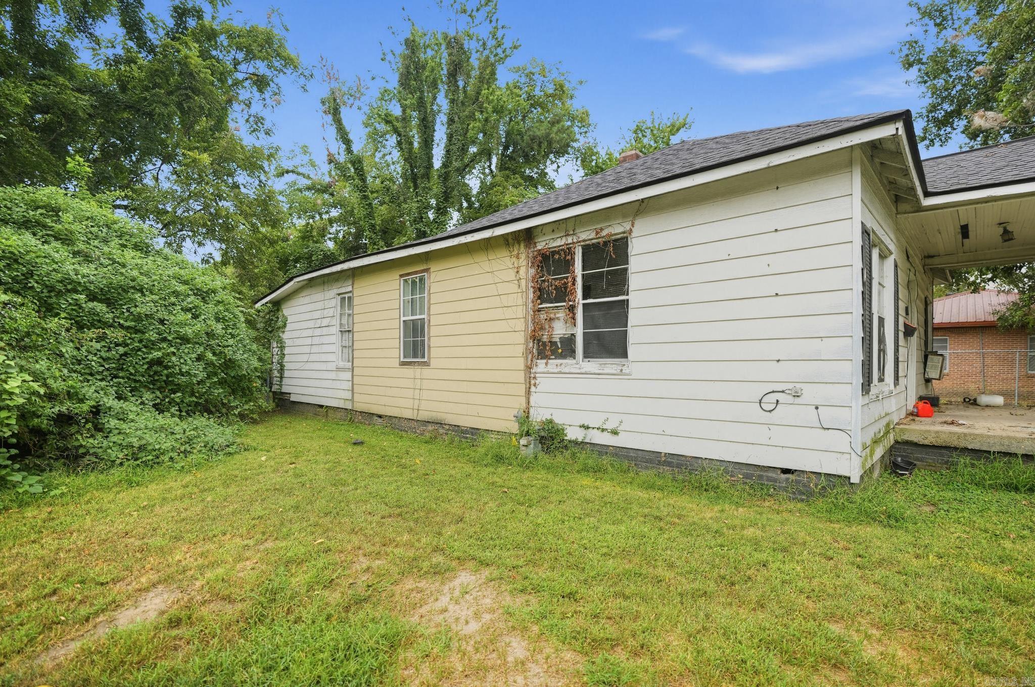 220 Elizabeth Avenue Property Photo 17
