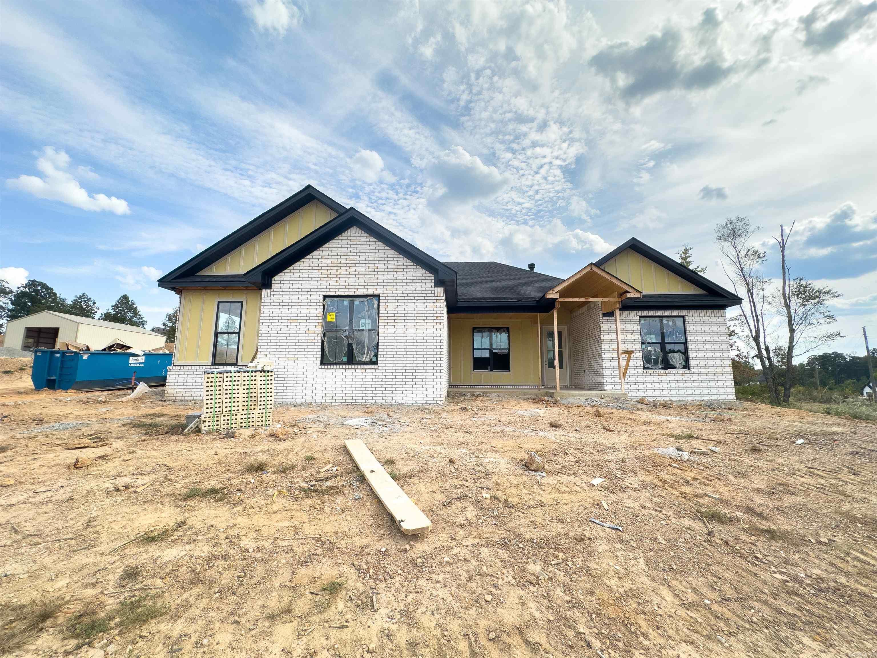 1049 Creekwood Cir Property Photo 1
