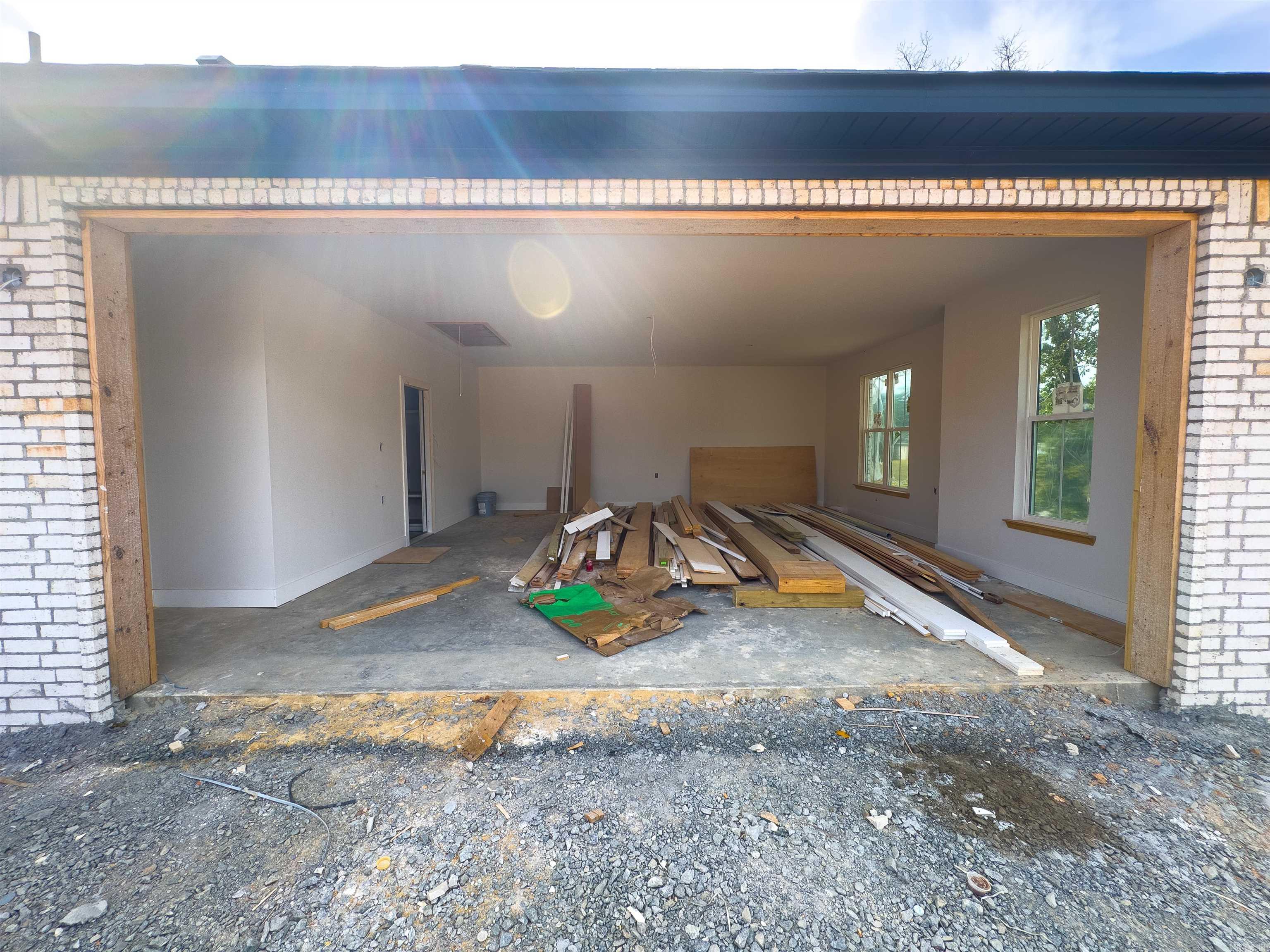 1049 Creekwood Cir Property Photo 4