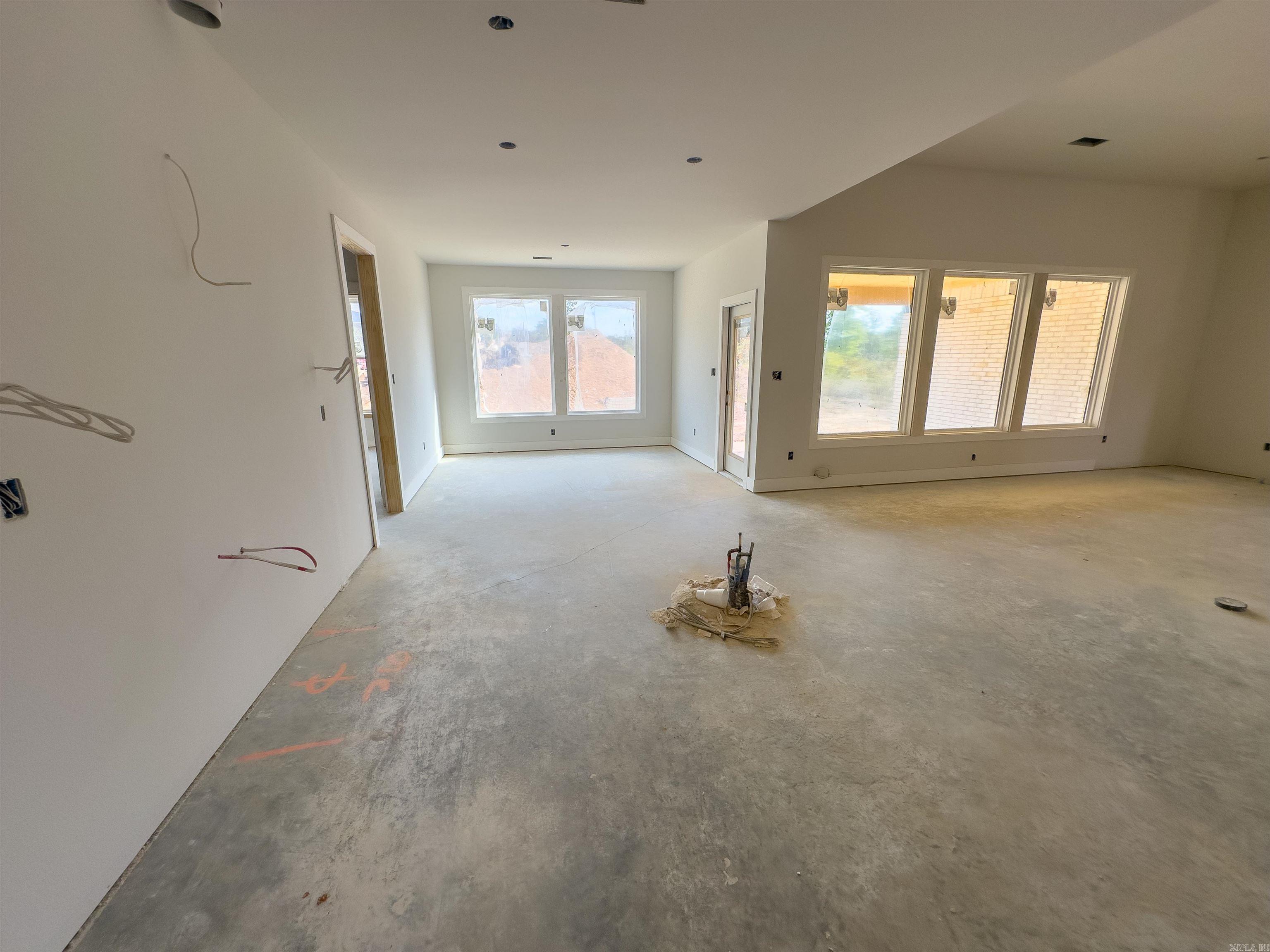 1049 Creekwood Cir Property Photo 6