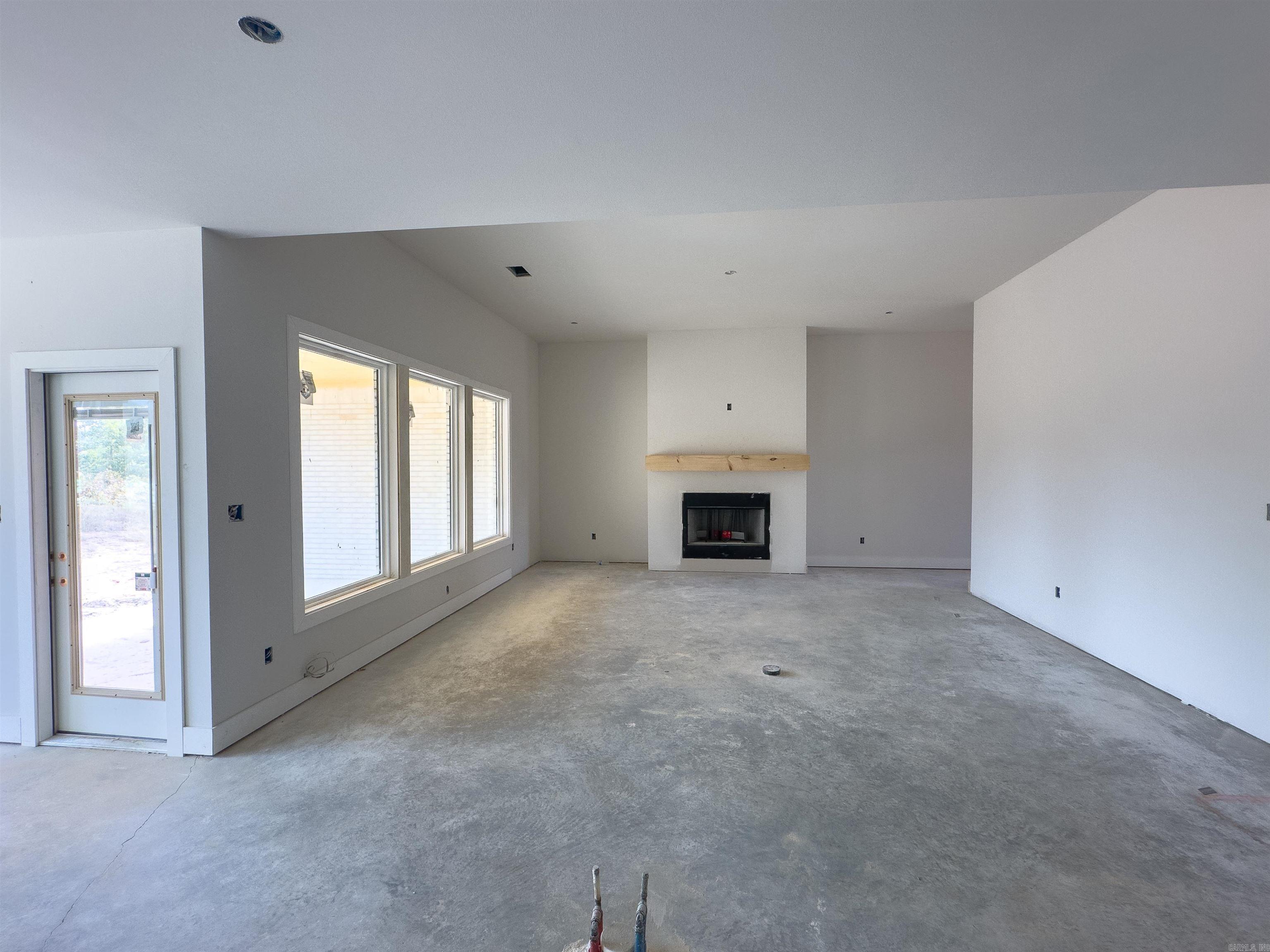 1049 Creekwood Cir Property Photo 8