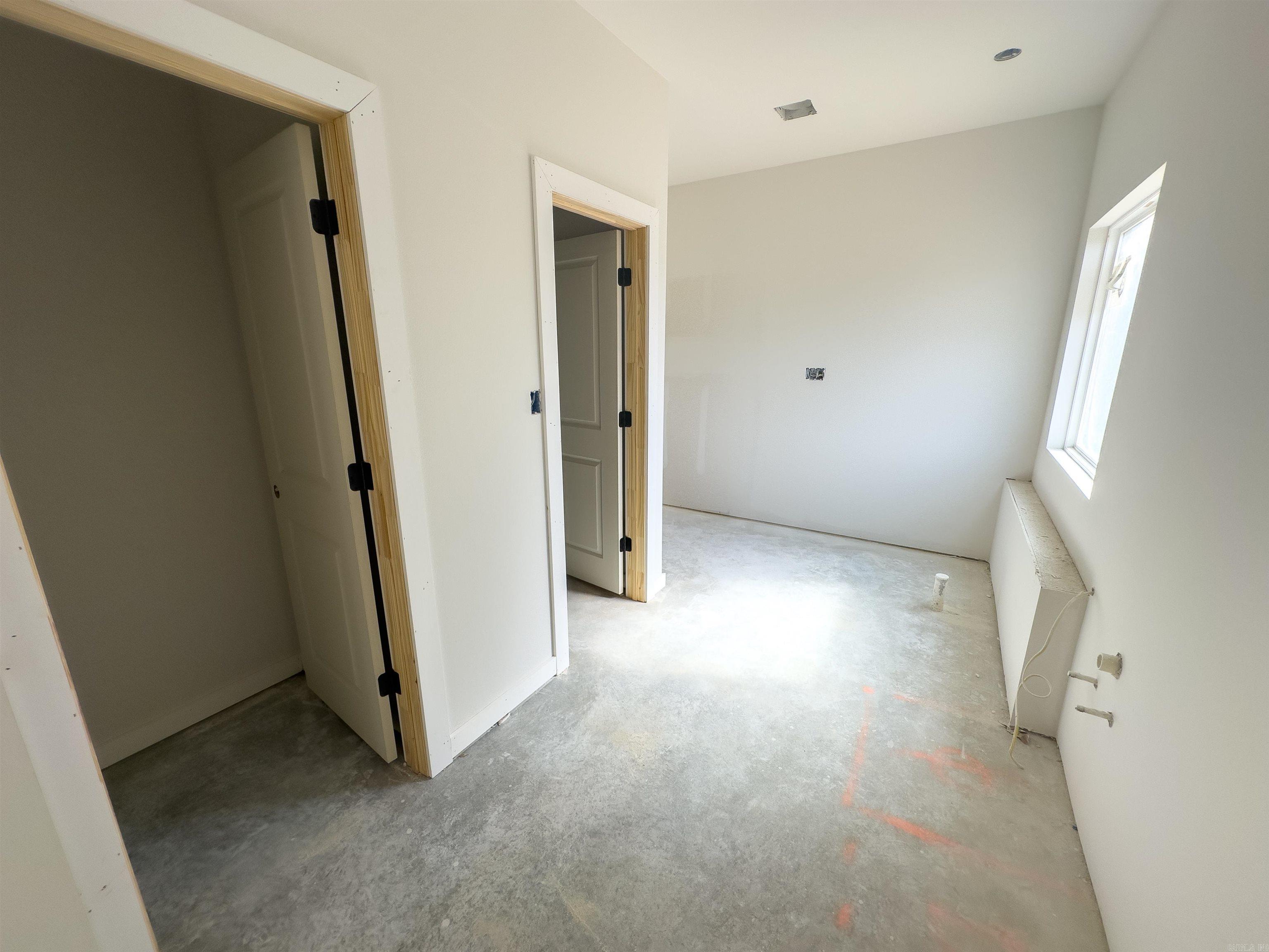 1049 Creekwood Cir Property Photo 13