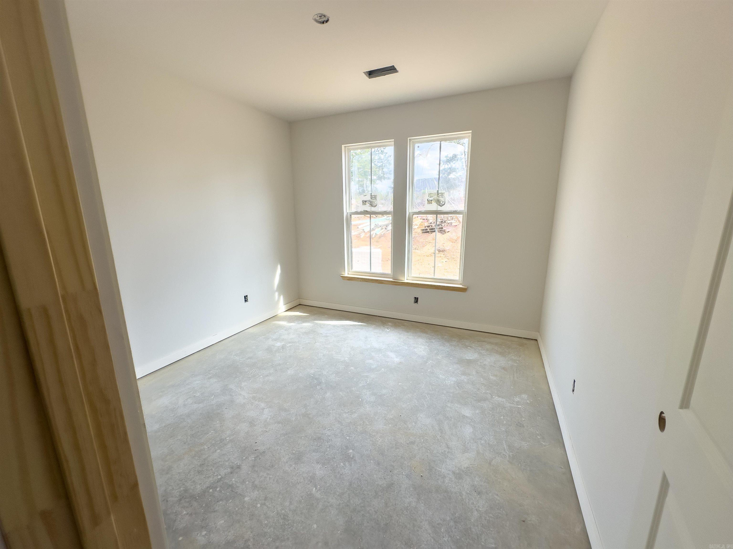1049 Creekwood Cir Property Photo 15