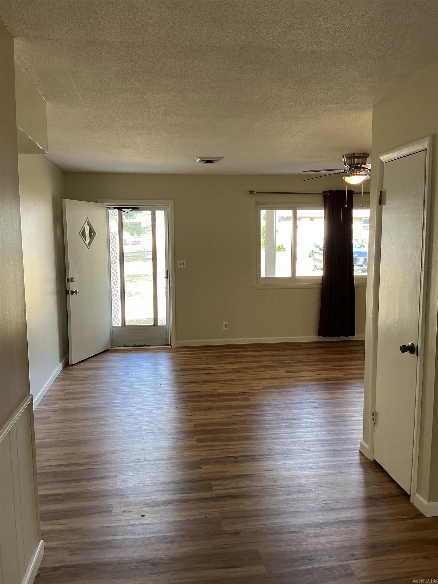 25 Su Lane Property Photo 4
