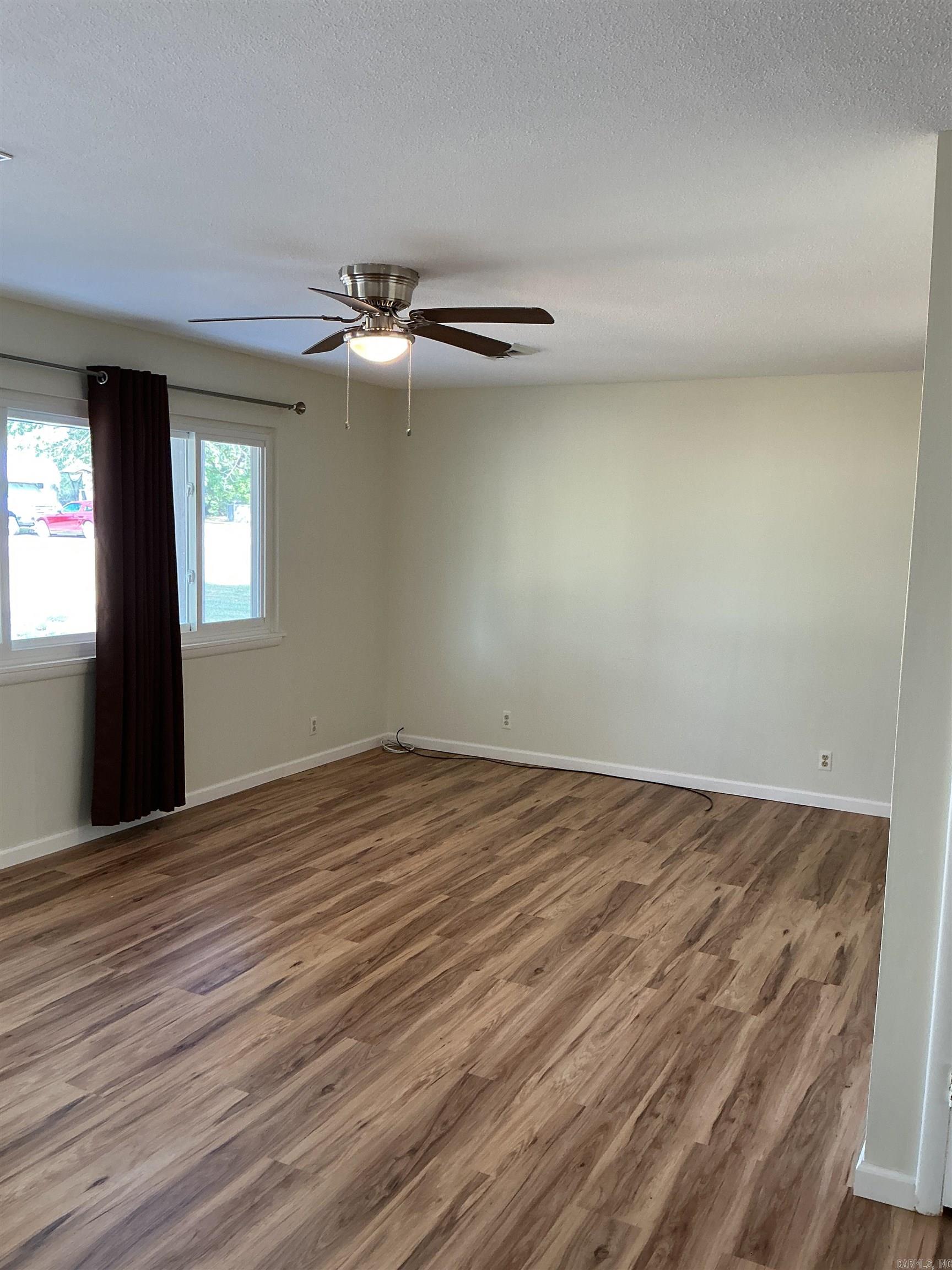 25 Su Lane Property Photo 7
