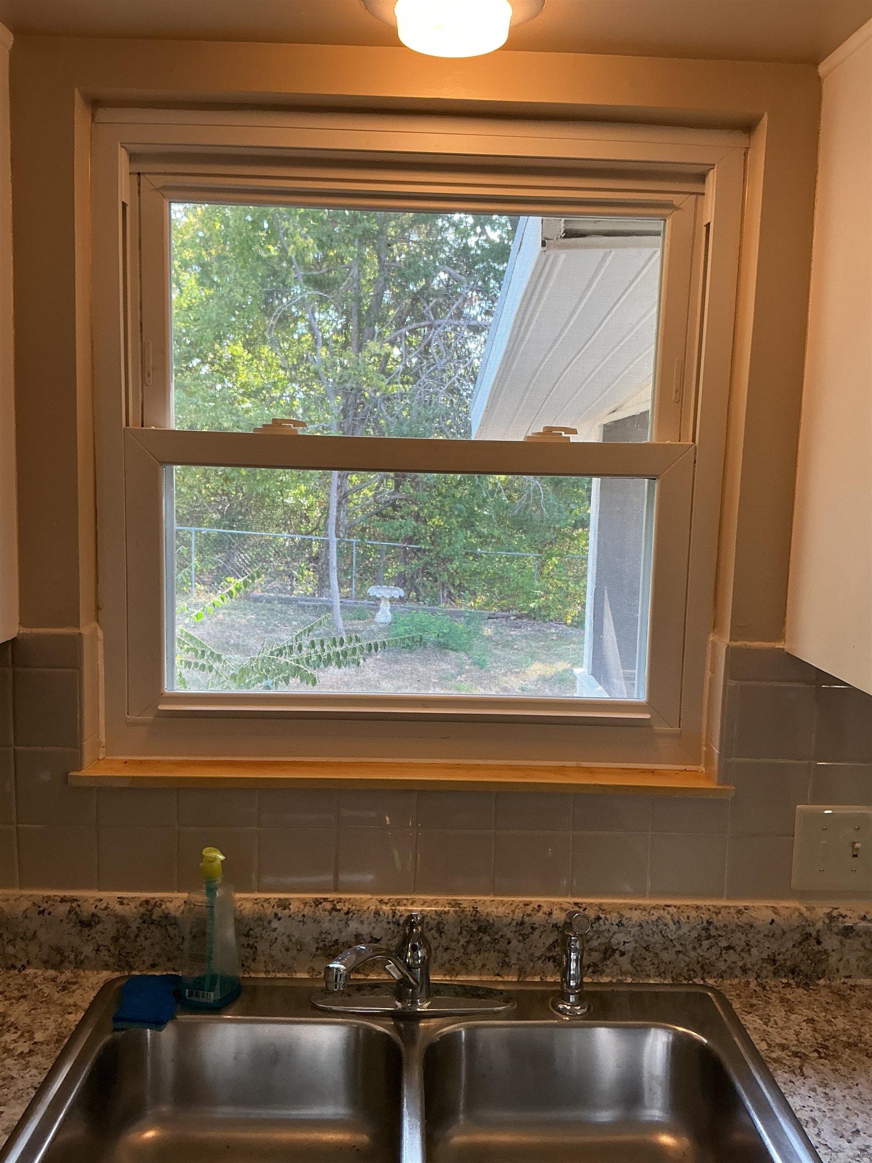 25 Su Lane Property Photo 9
