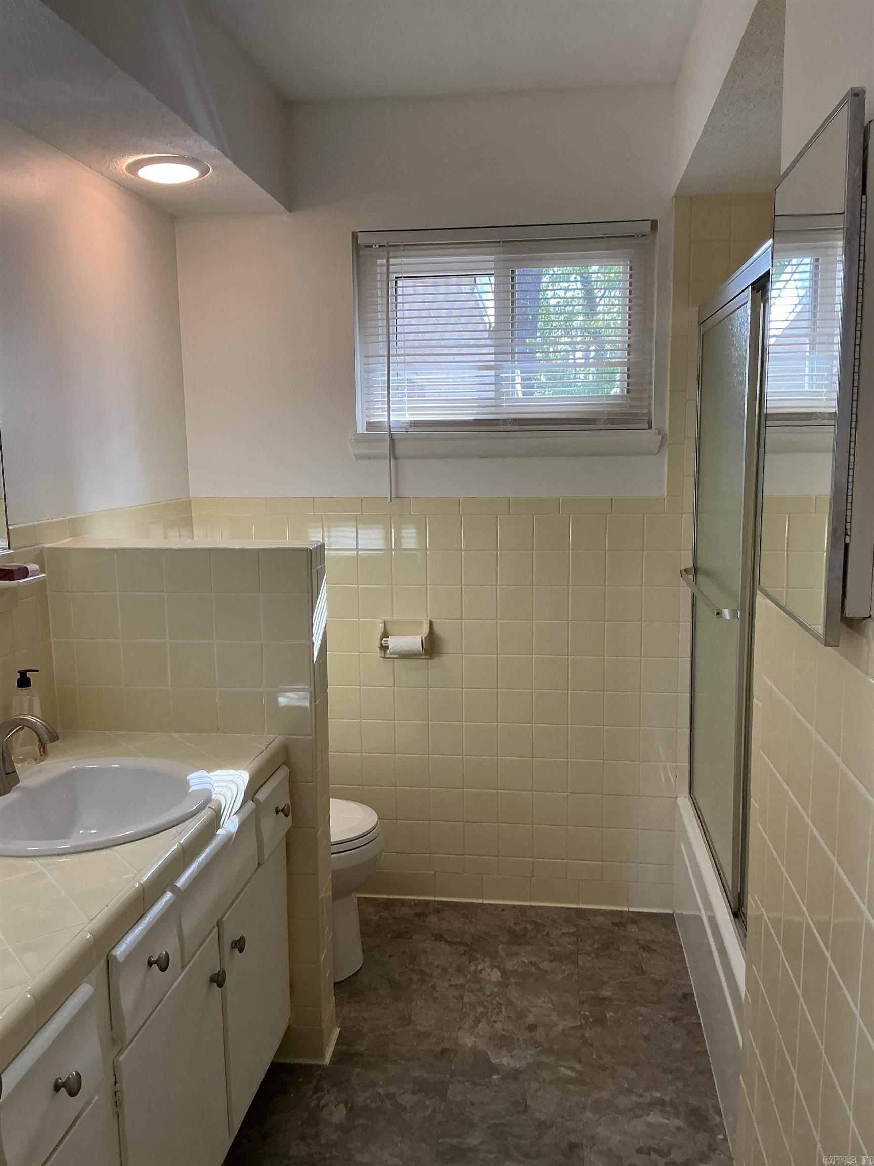 25 Su Lane Property Photo 13