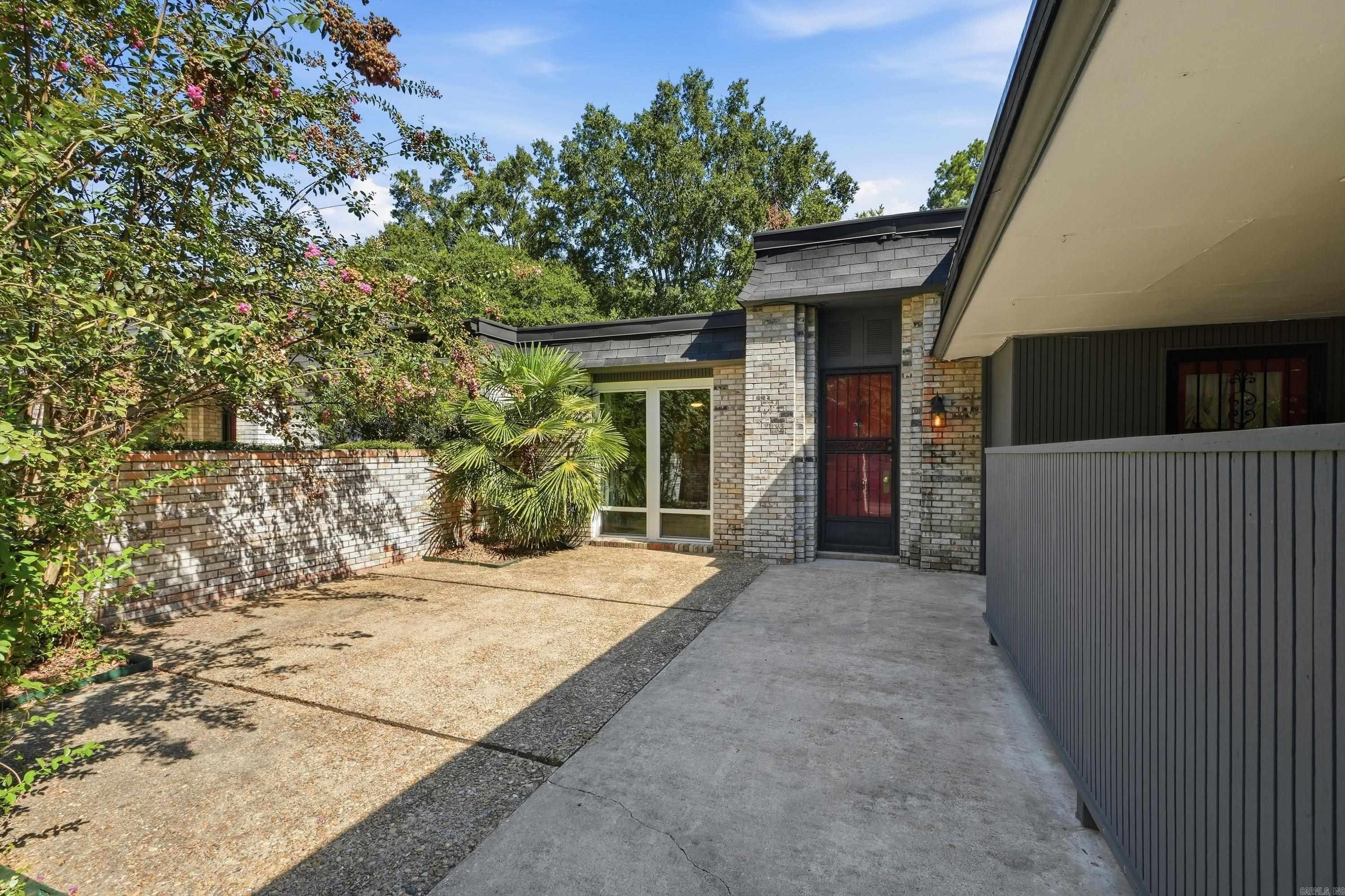 19 Westridge Drive Property Photo 1