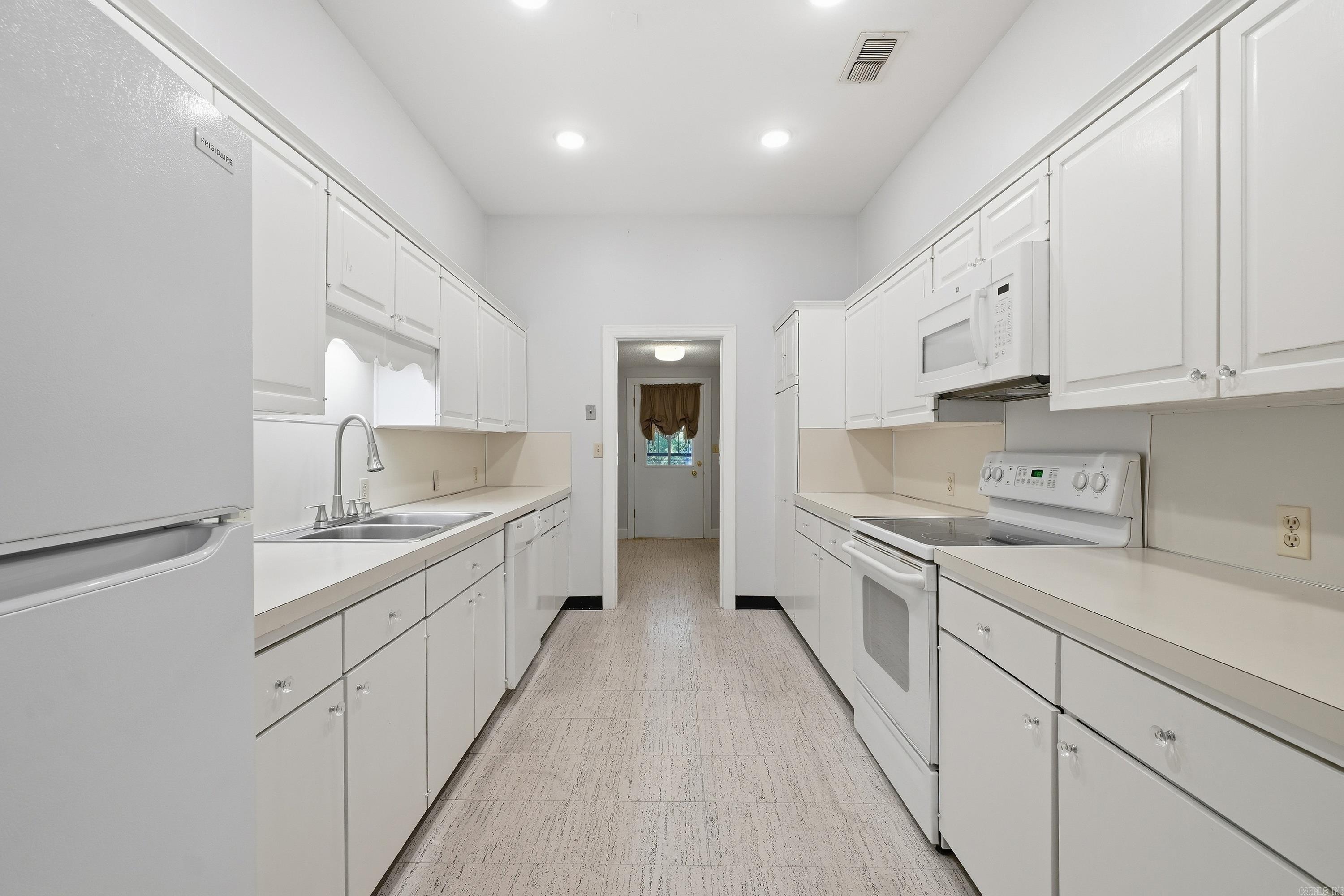 19 Westridge Drive Property Photo 27