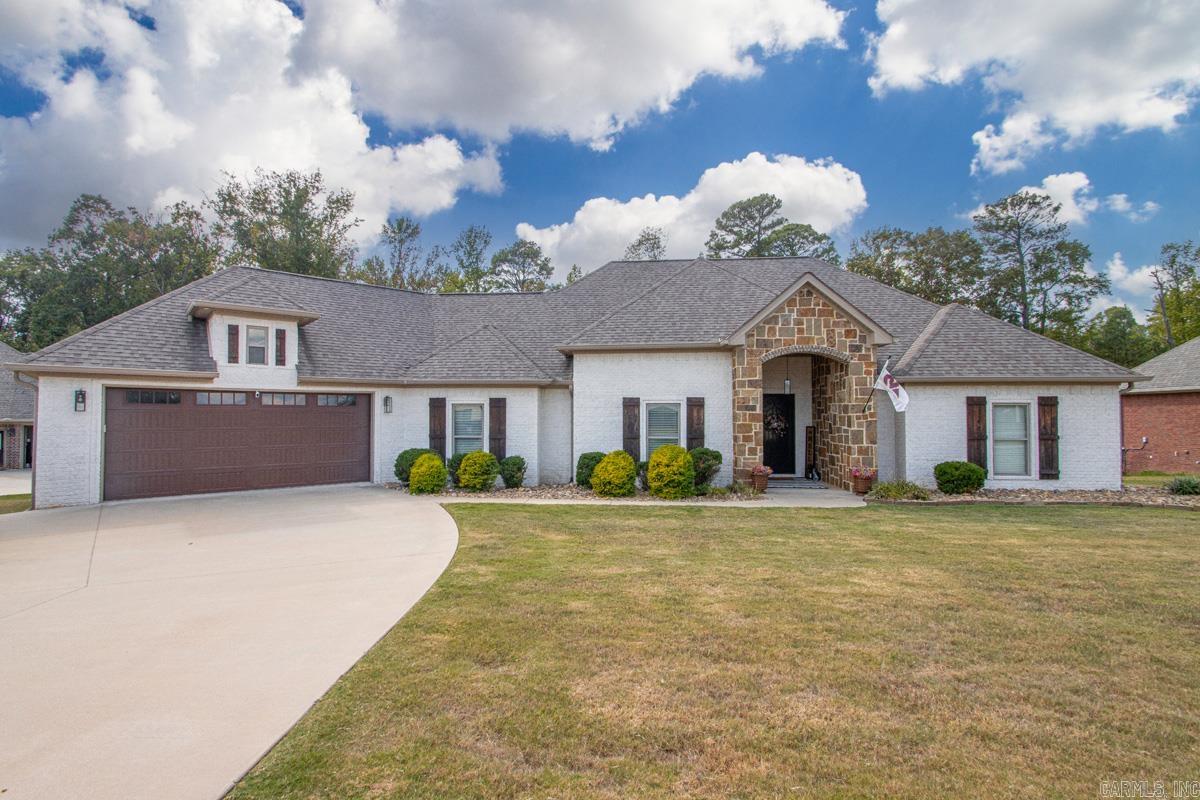 175 Oak Tree Ridge Property Photo 1