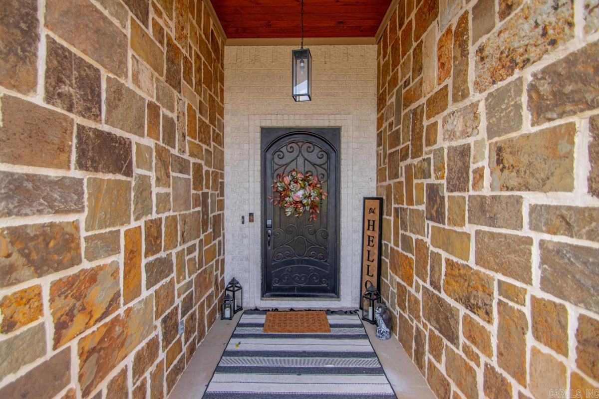 175 Oak Tree Ridge Property Photo 3