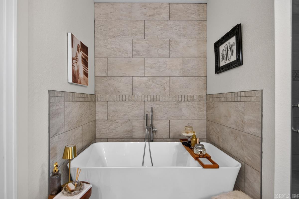 175 Oak Tree Ridge Property Photo 26
