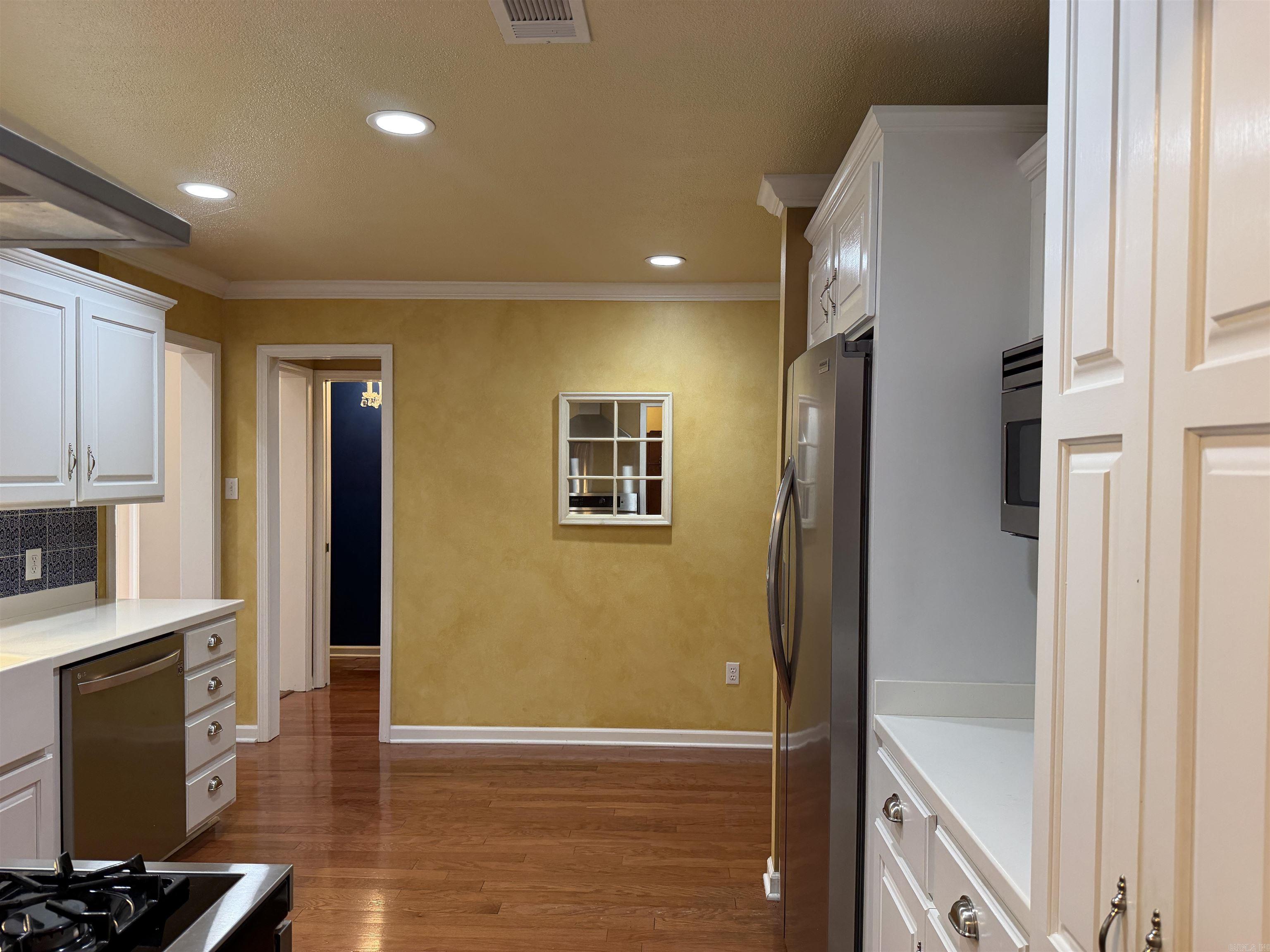 901 Robin Road Property Photo 13