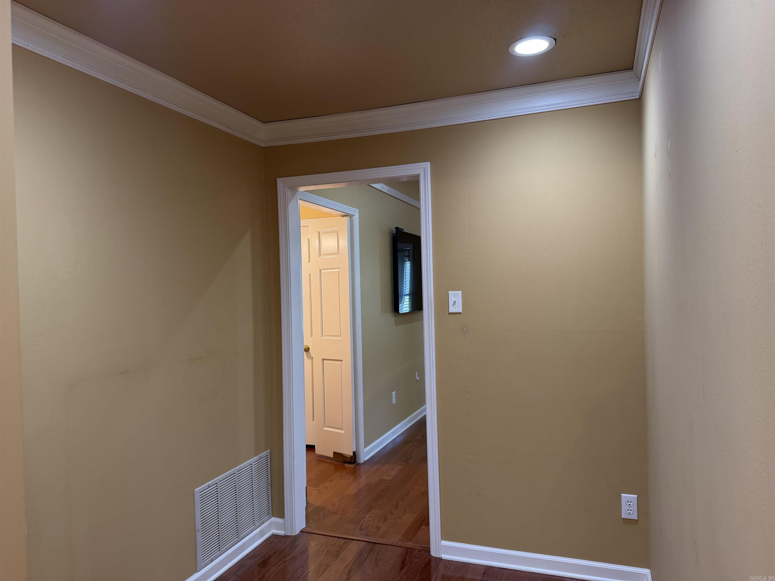 901 Robin Road Property Photo 17