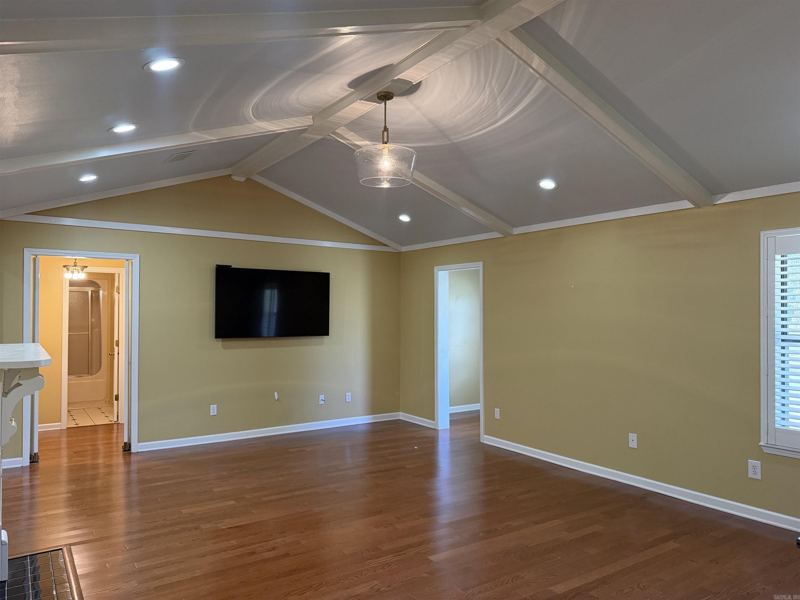 901 Robin Road Property Photo 18