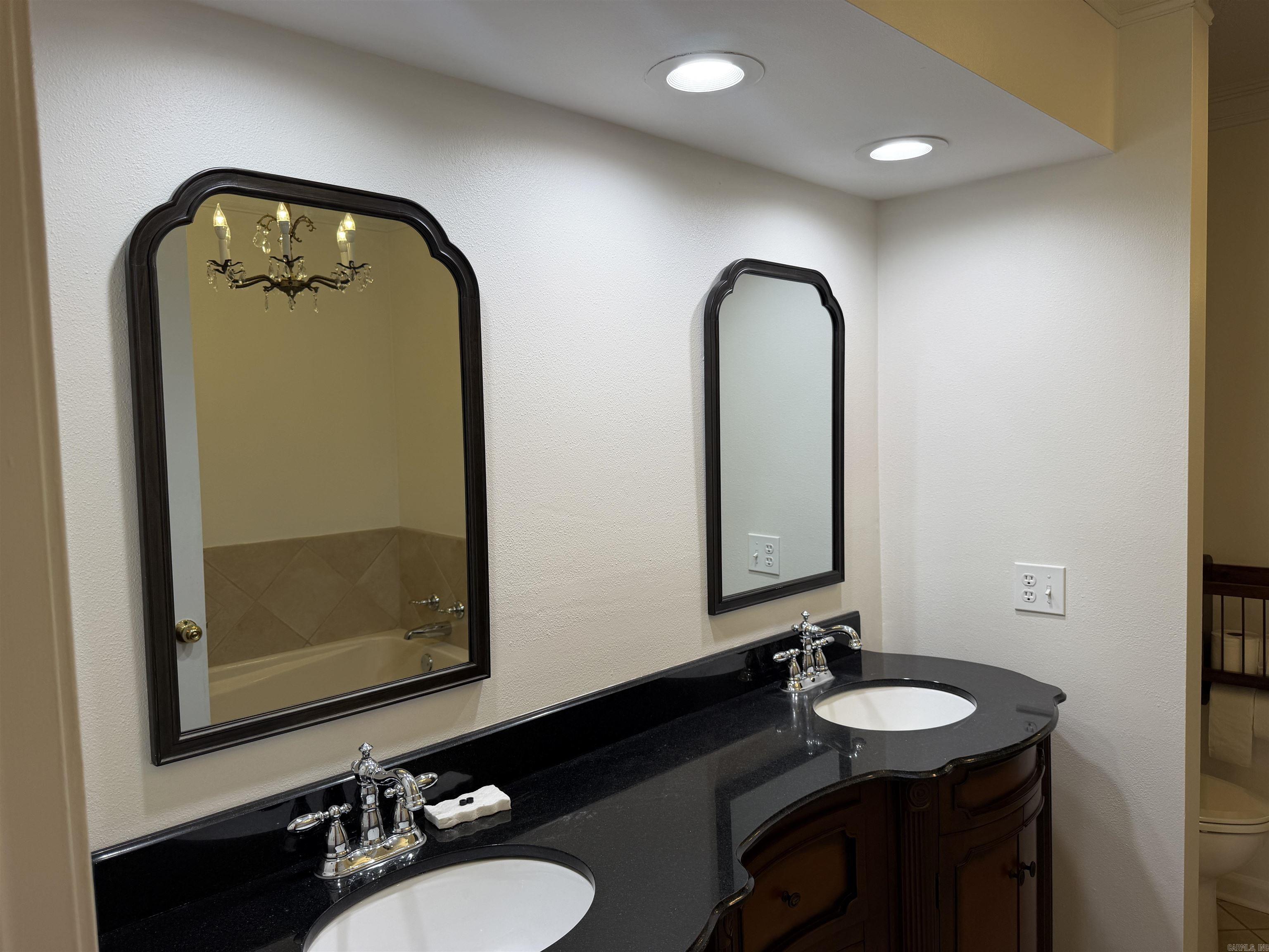 901 Robin Road Property Photo 22