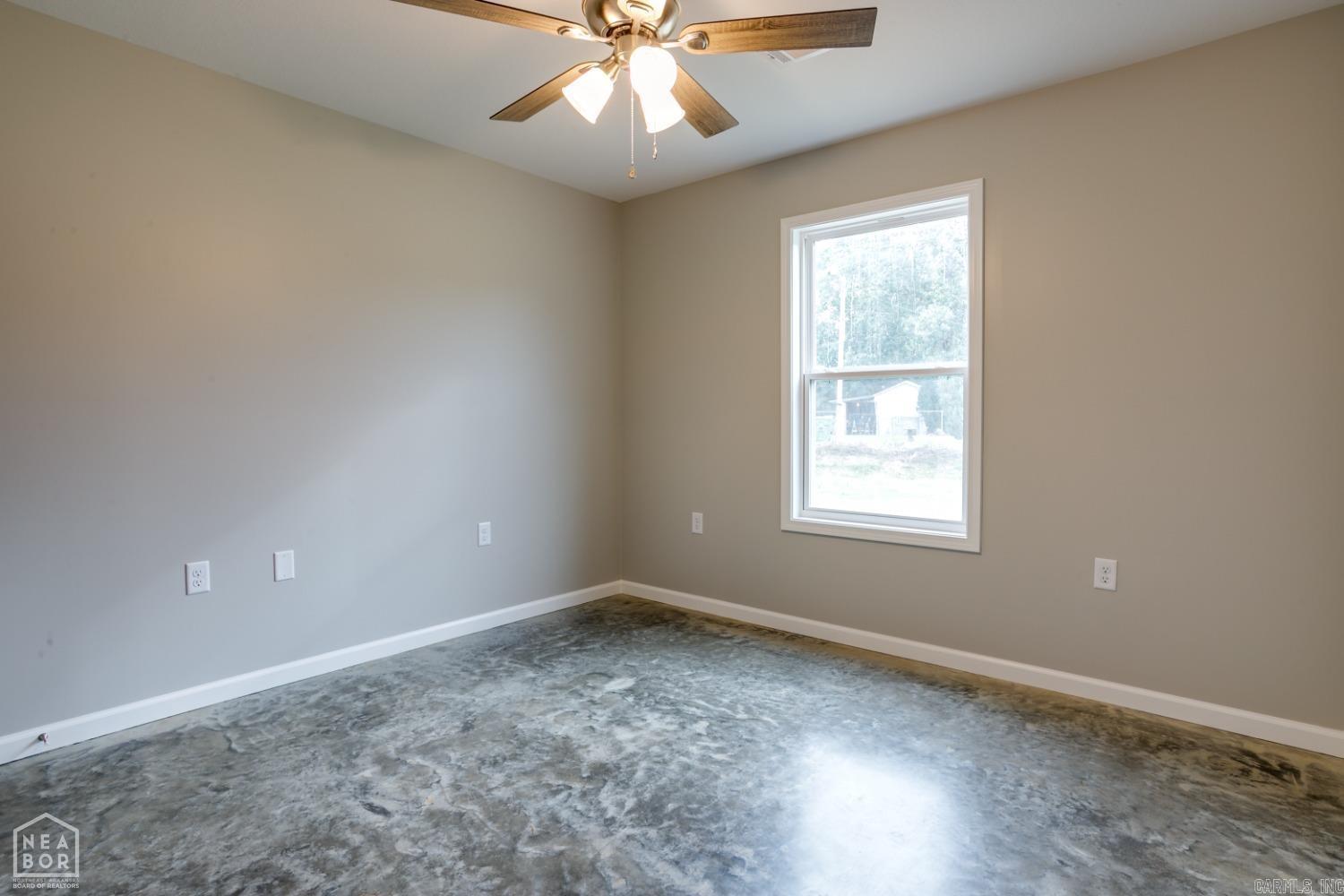 1809 Se Front Street Property Photo 3