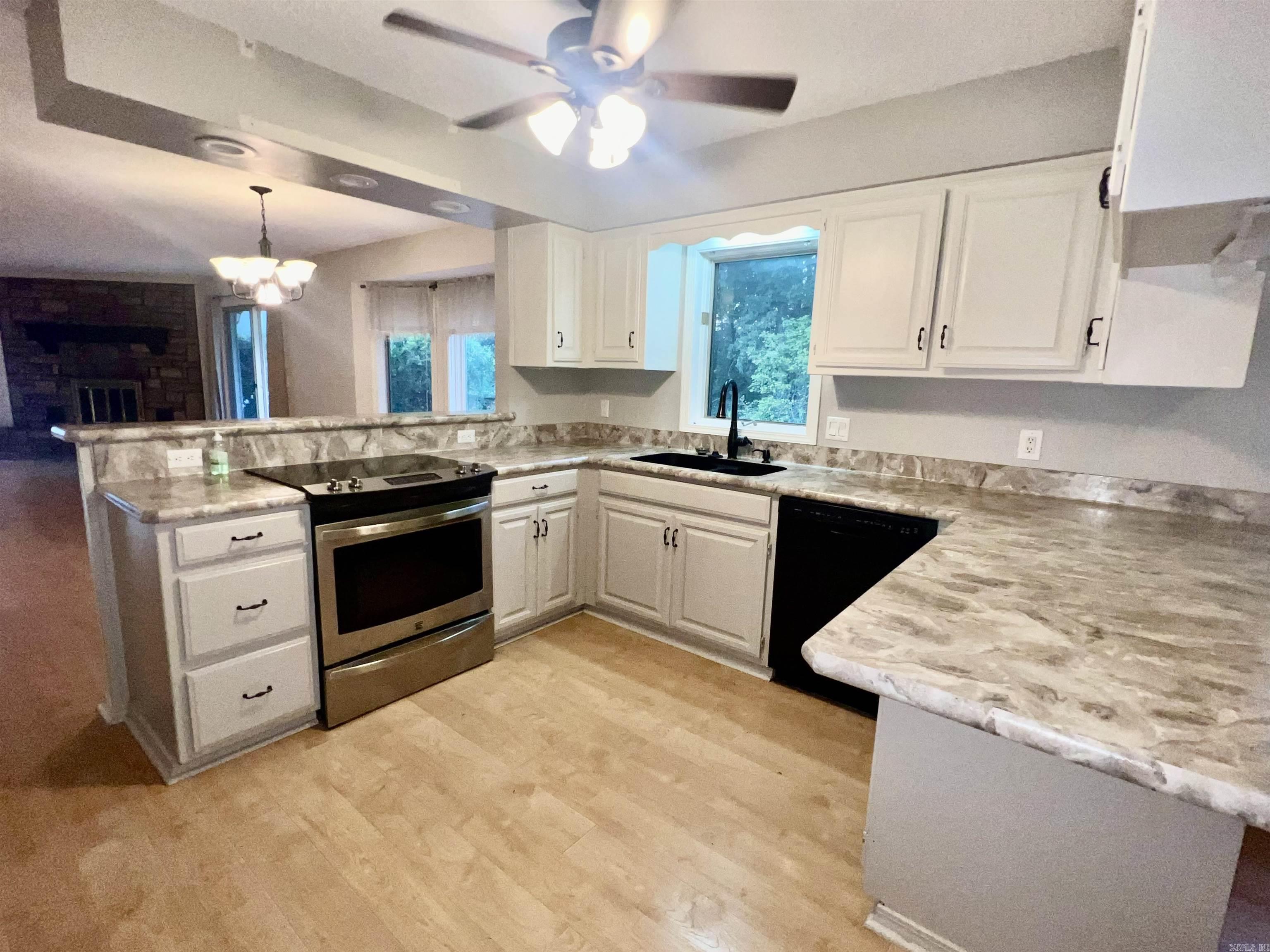 82 Almazan Way Property Photo 11