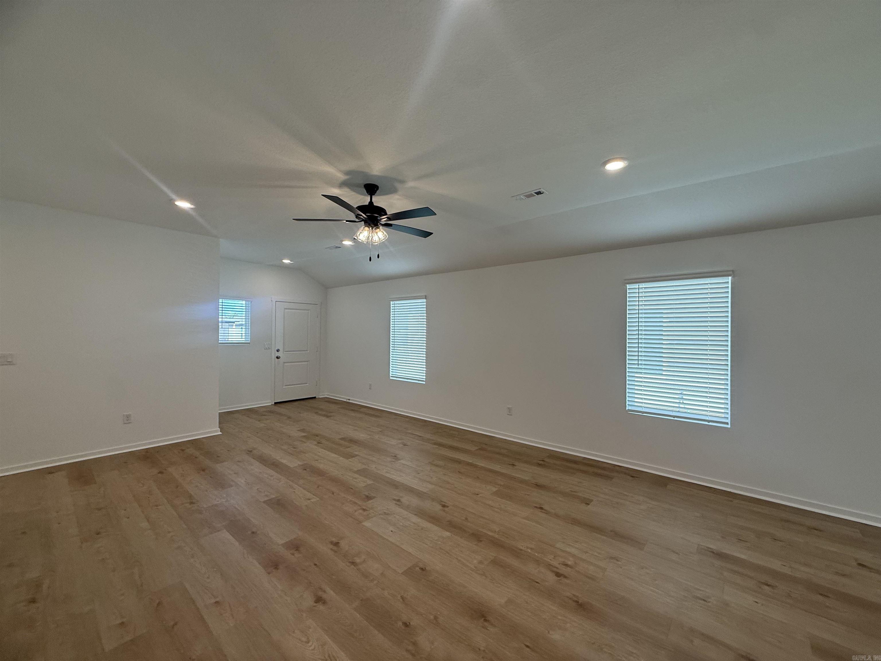 112 Lucy Lane Property Photo 4