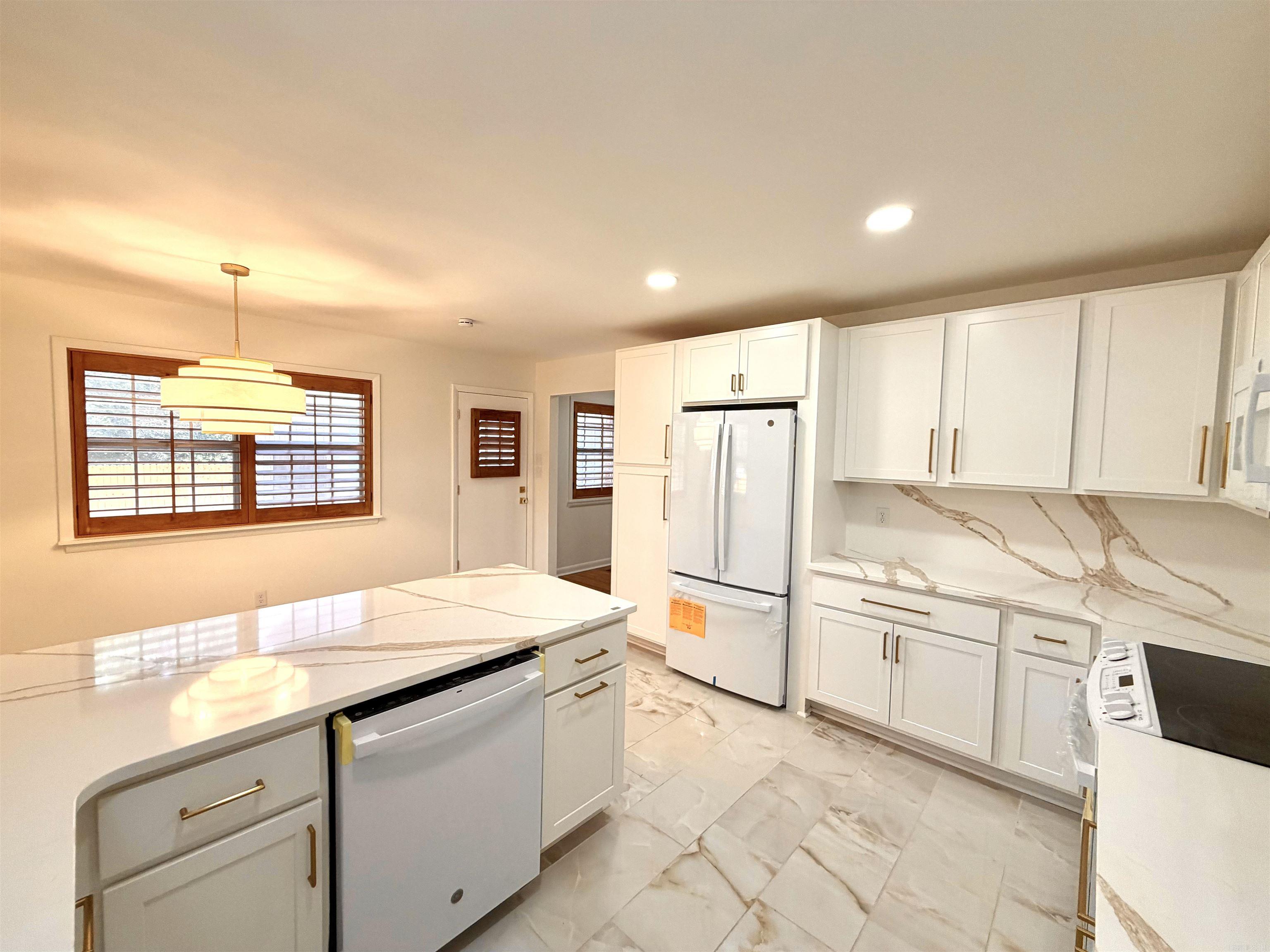 4804 N Locust Street Property Photo 6