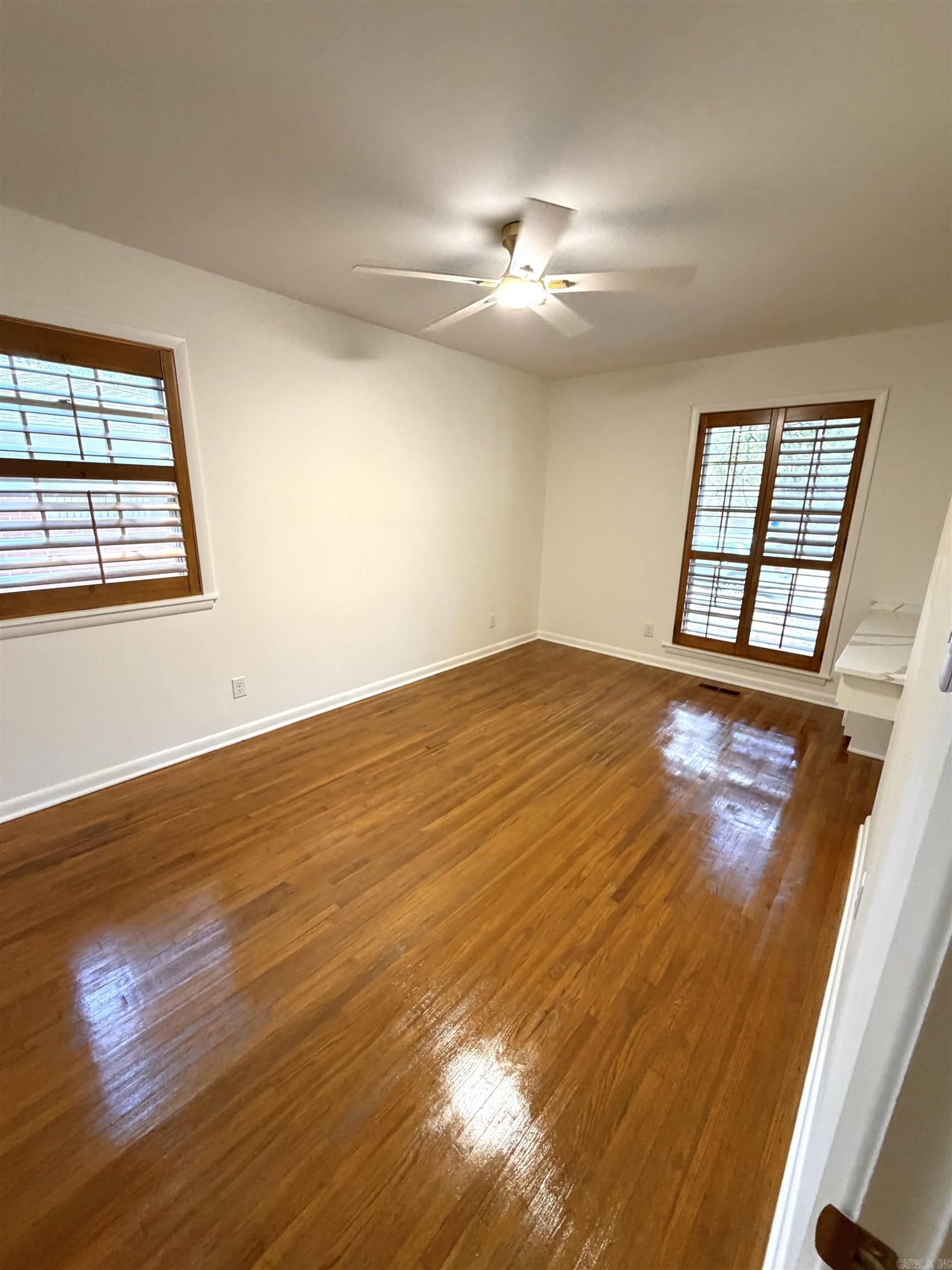 4804 N Locust Street Property Photo 21