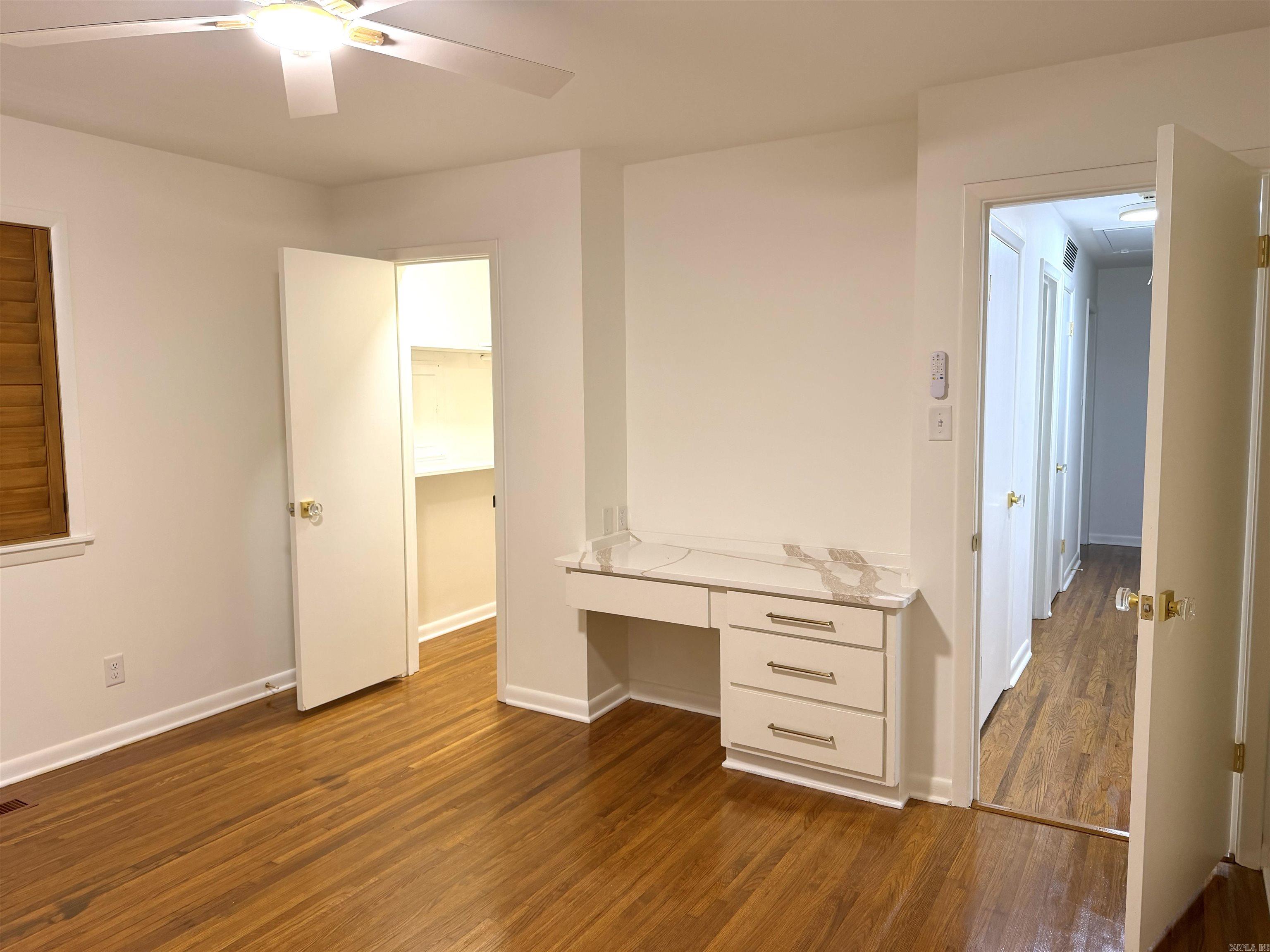 4804 N Locust Street Property Photo 27