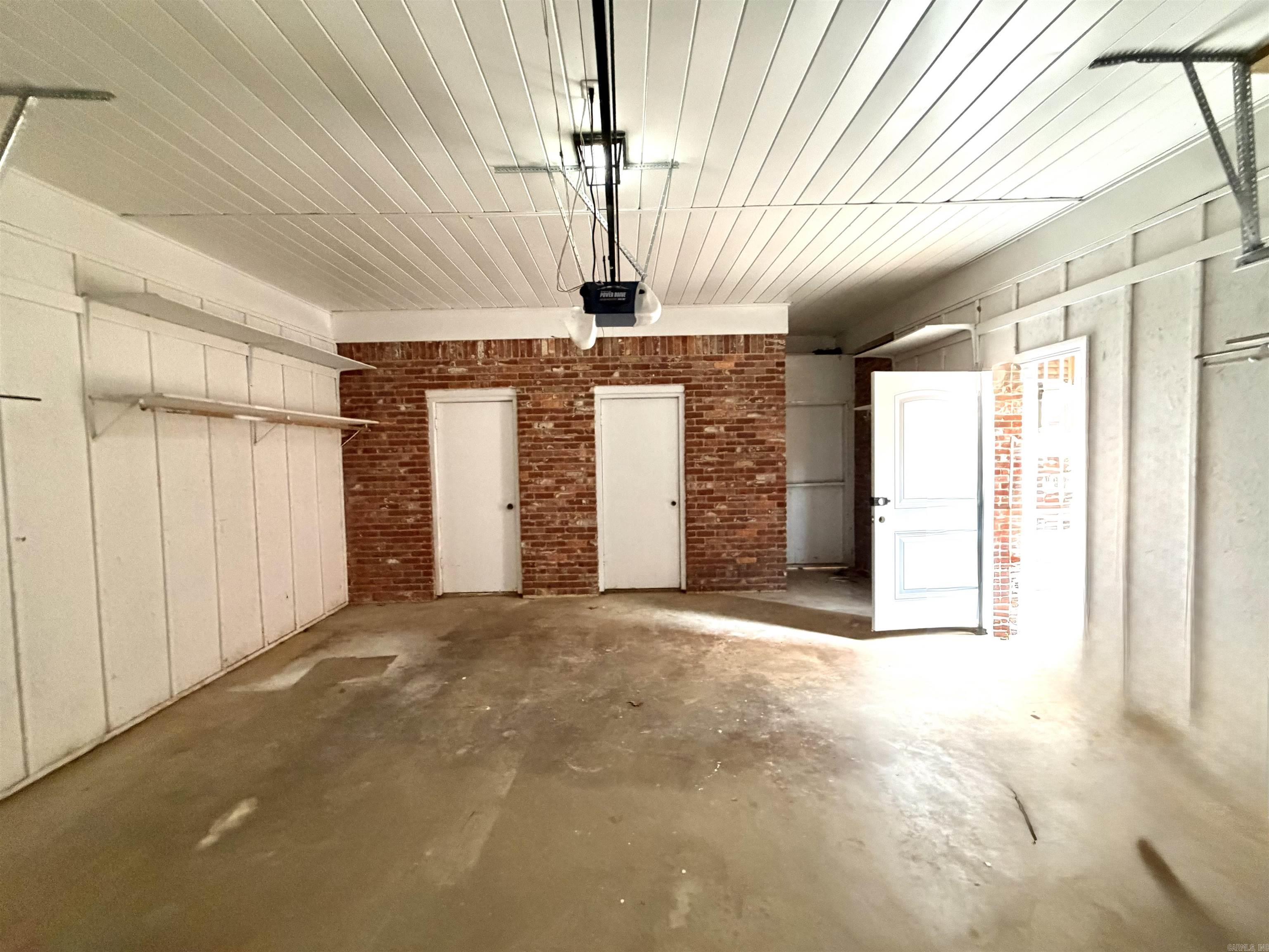 4804 N Locust Street Property Photo 43