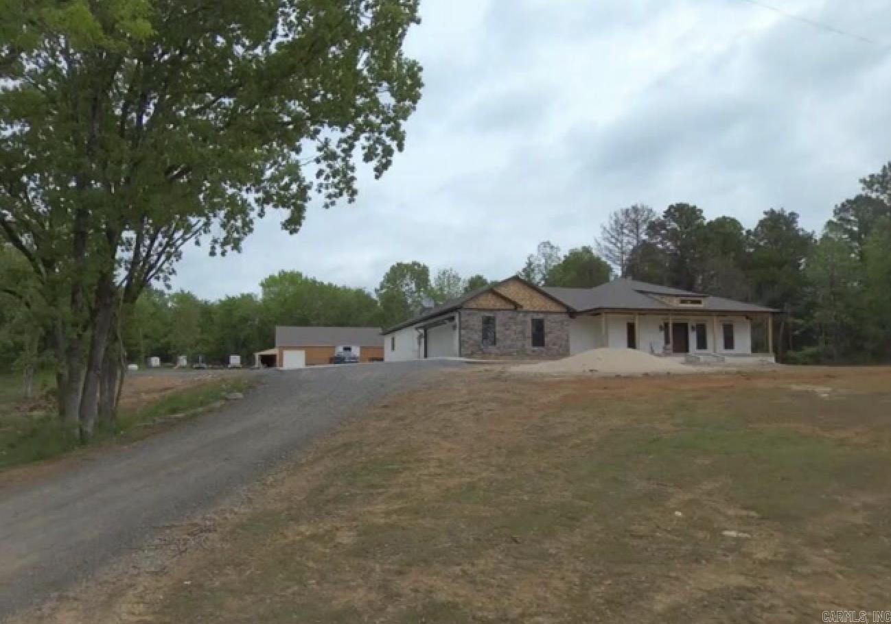 1030 Cadron Settlement Ln Property Photo 1