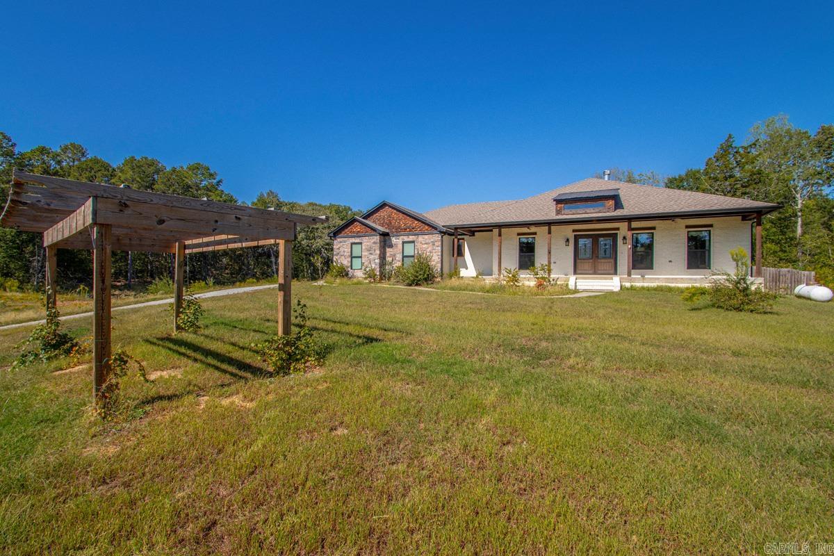 1030 Cadron Settlement Ln Property Photo 3