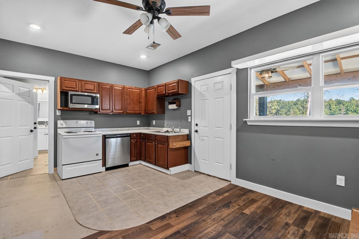 1030 Cadron Settlement Ln Property Photo 23