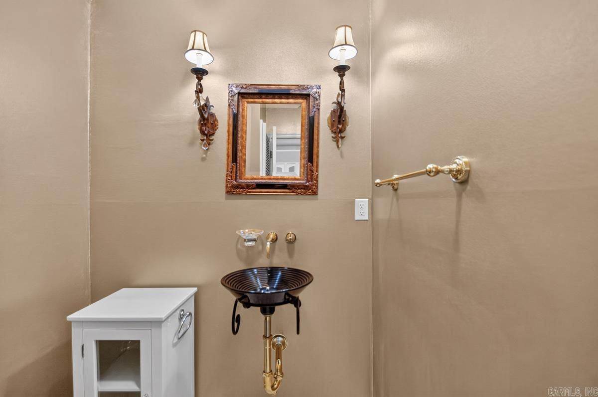 13 Kingsbridge Way Property Photo 18
