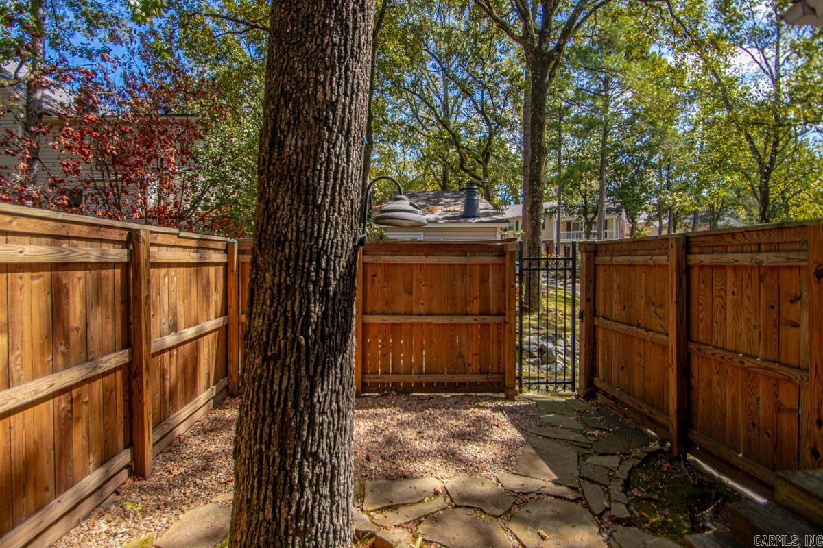 13 Kingsbridge Way Property Photo 22