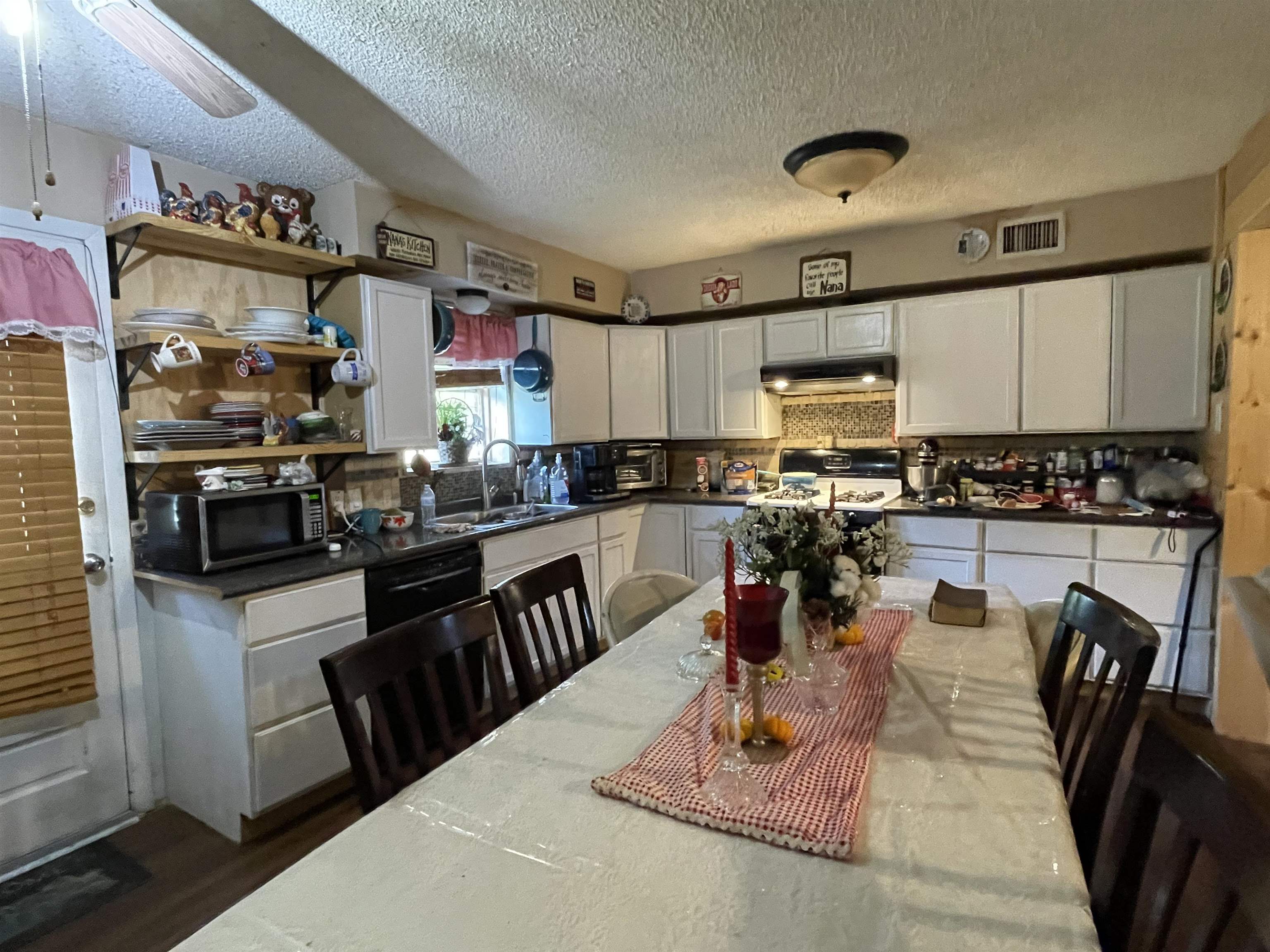 1033 Midway Property Photo 6