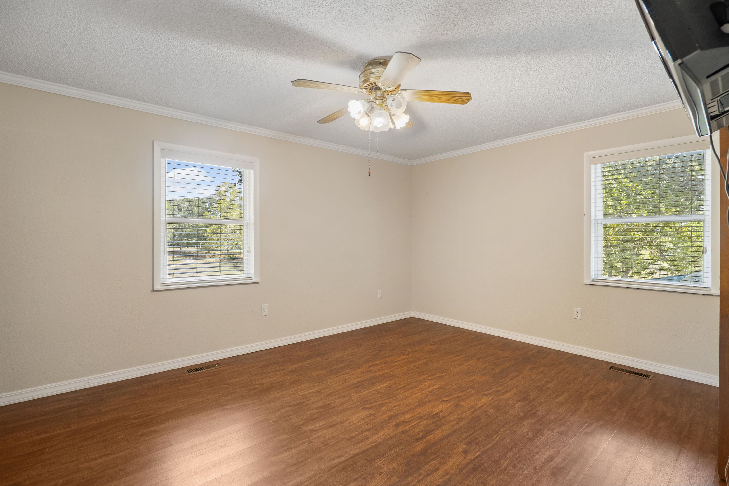 1586 Highway 62/412 East Property Photo 29