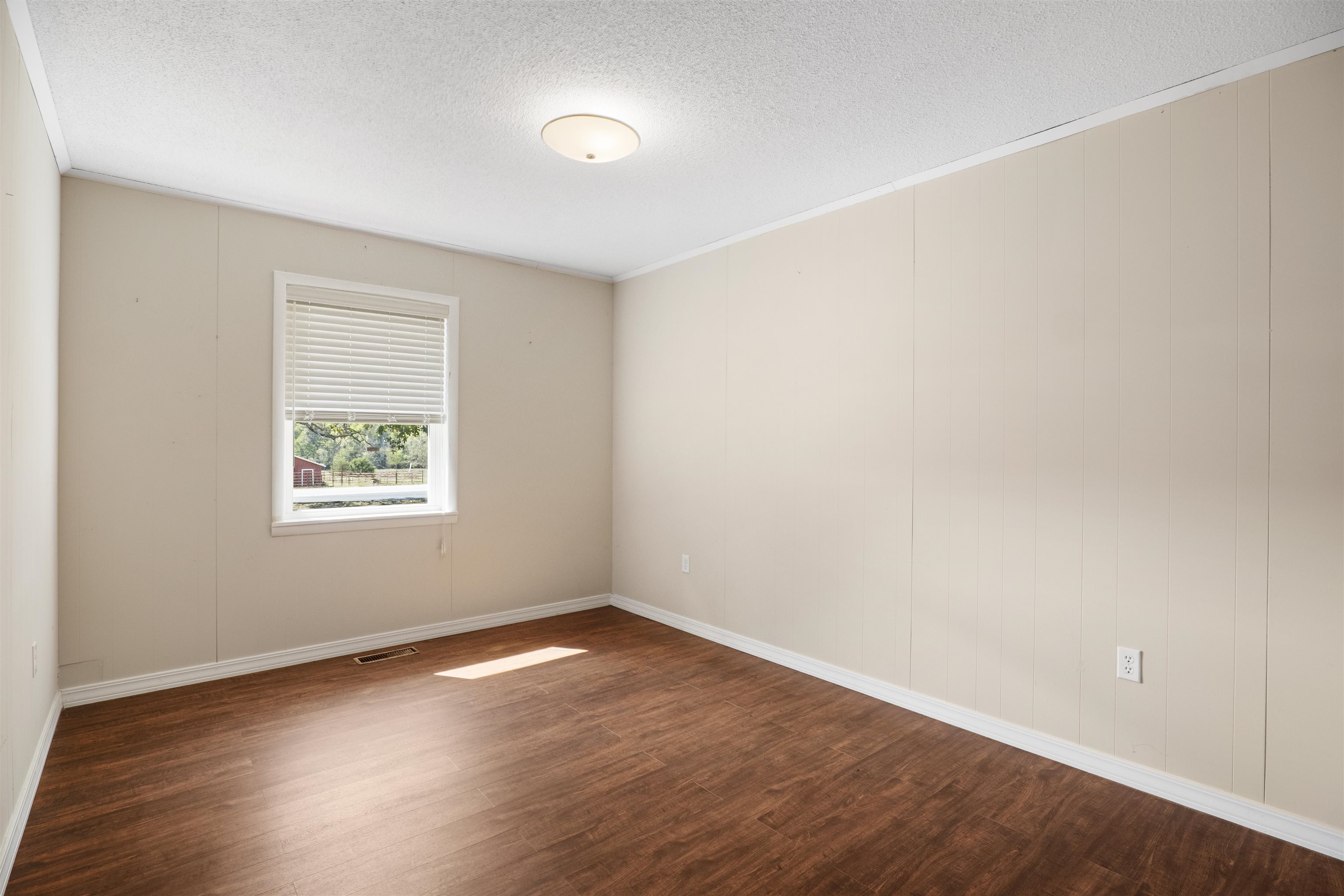 1586 Highway 62/412 East Property Photo 34