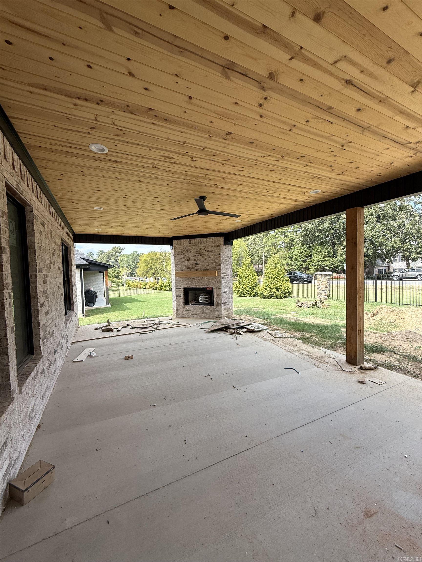 209 Arlington Park Drive Property Photo 5