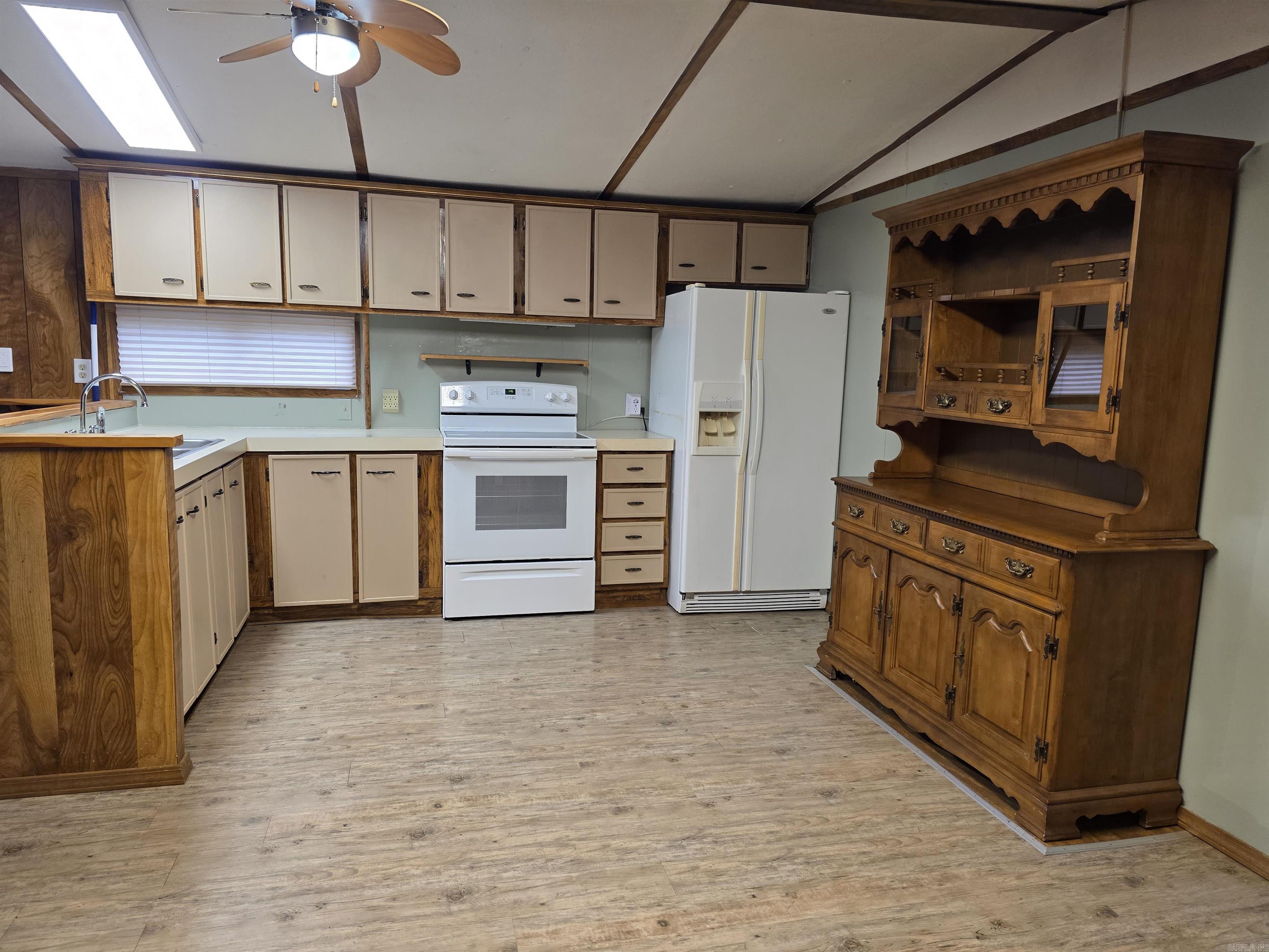 26039869 Property Photo 10