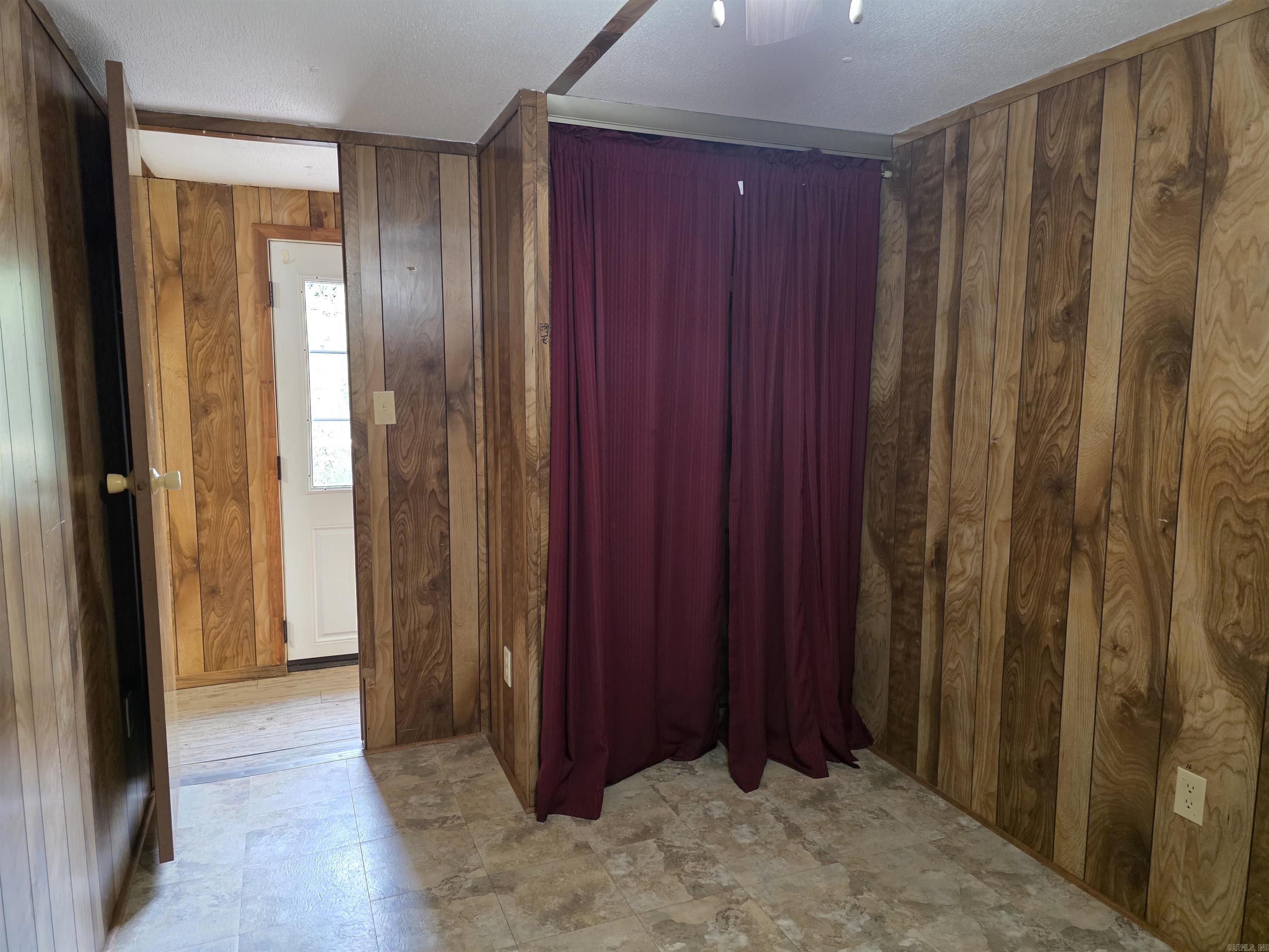 26039869 Property Photo 16