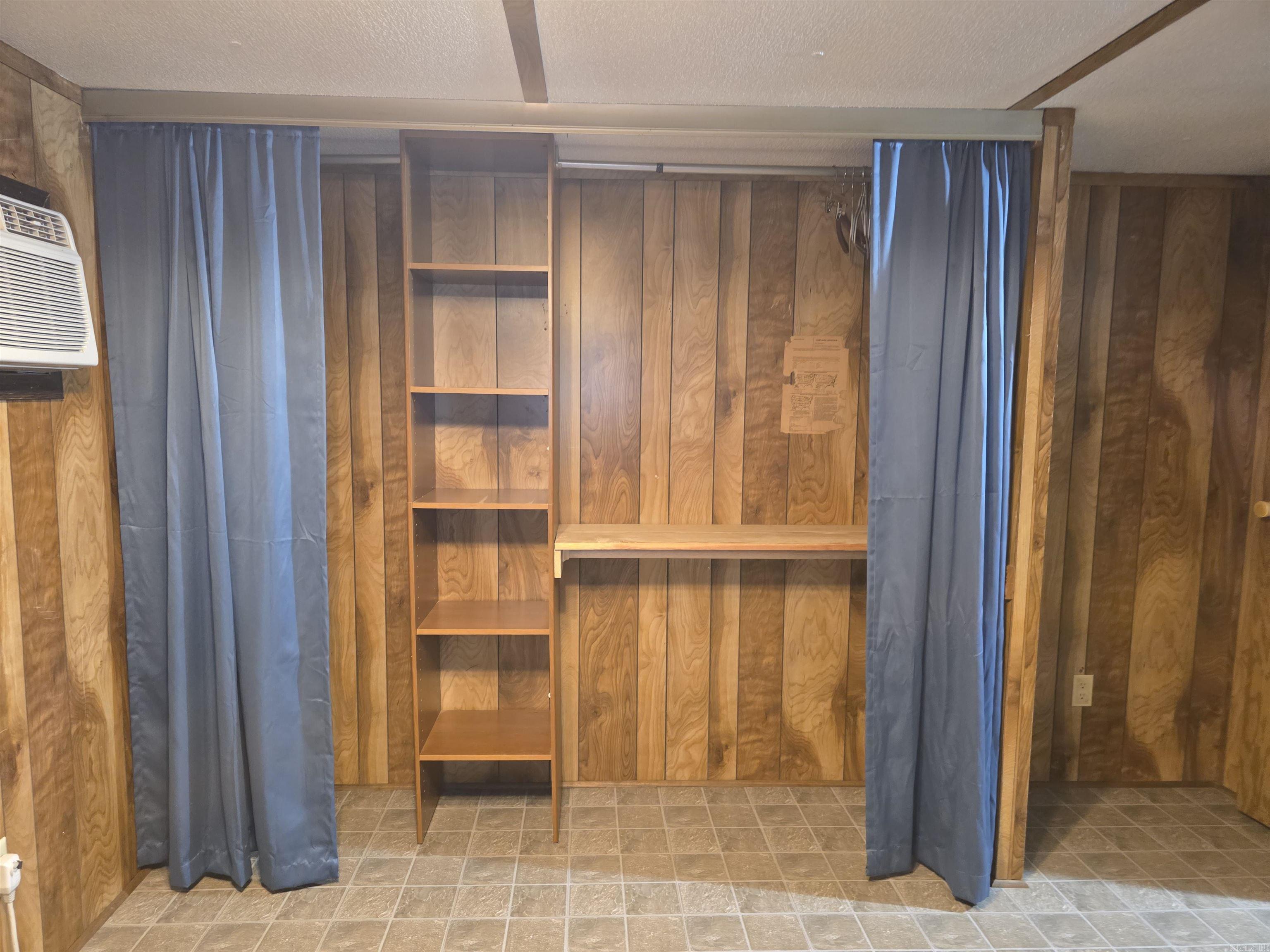 26039869 Property Photo 23