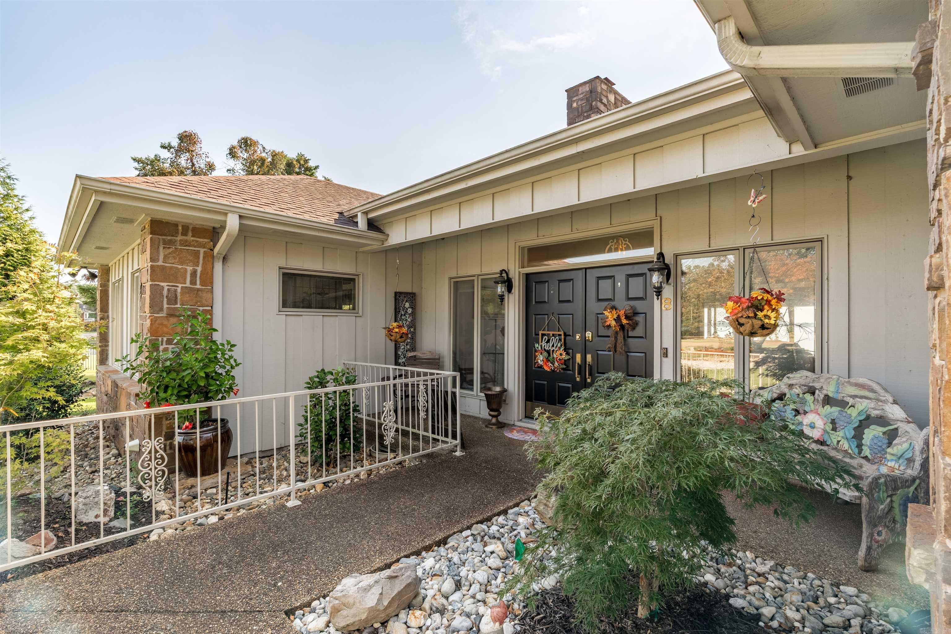 8 Heraldia Lane Property Photo 3