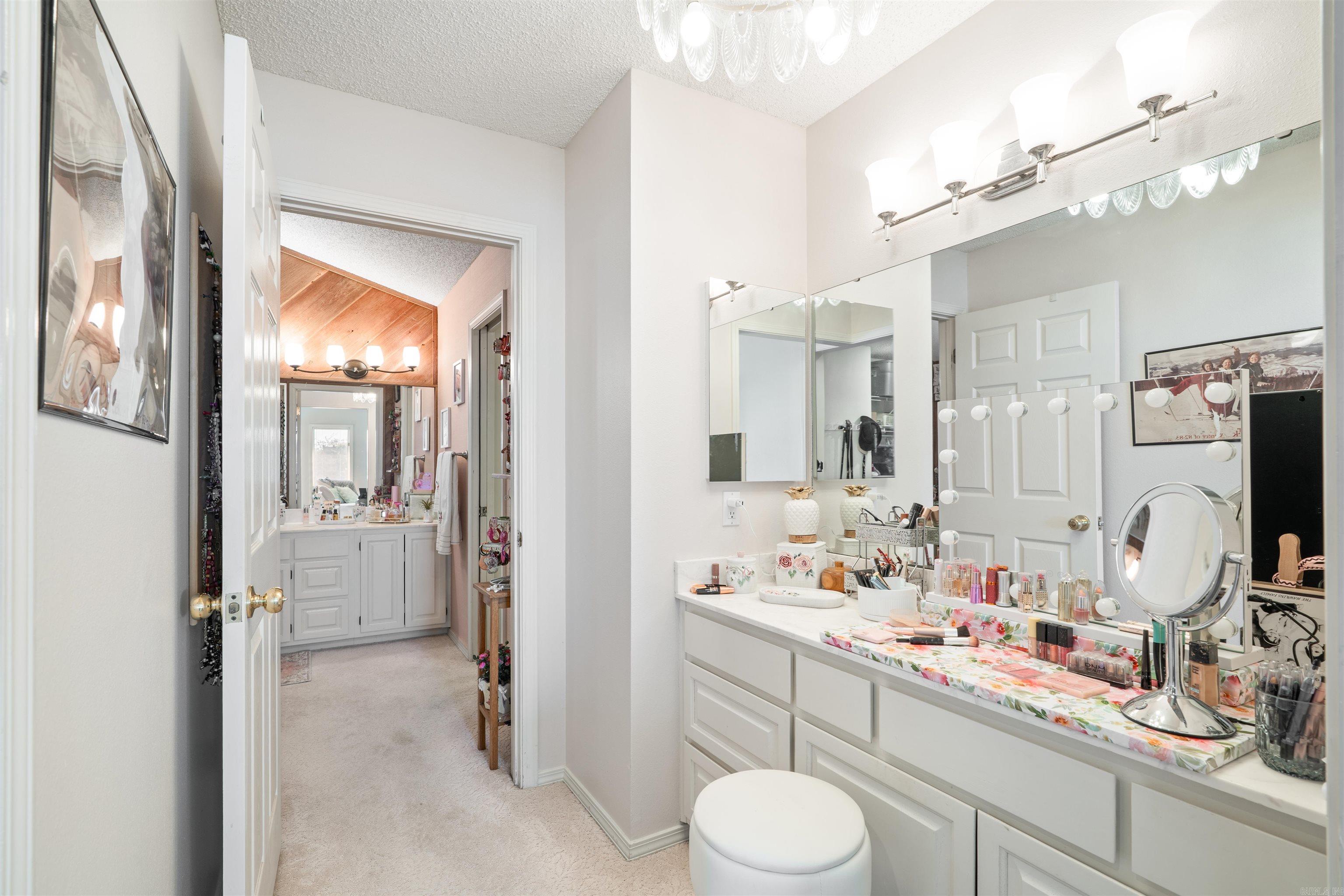 8 Heraldia Lane Property Photo 17