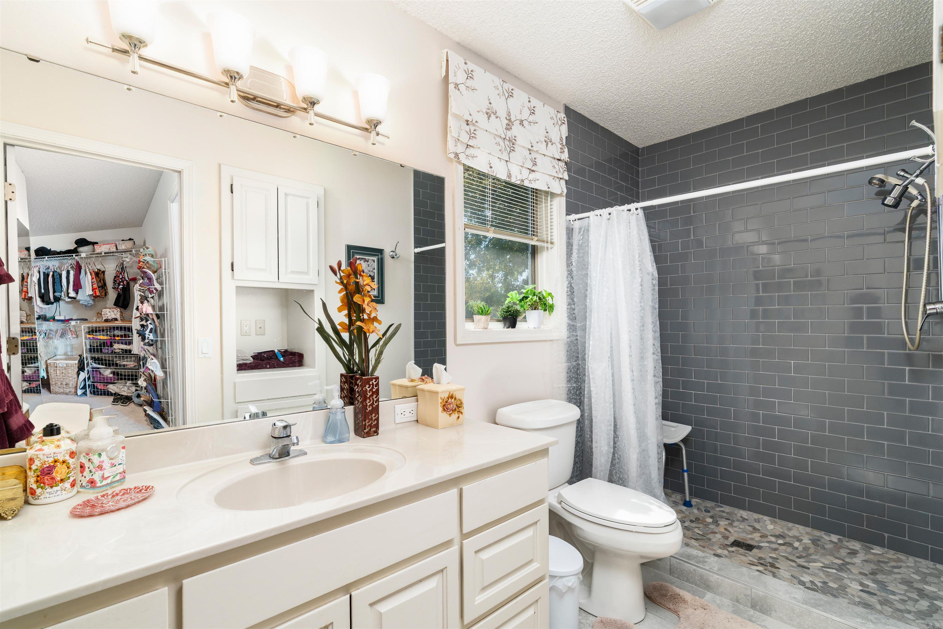 8 Heraldia Lane Property Photo 19