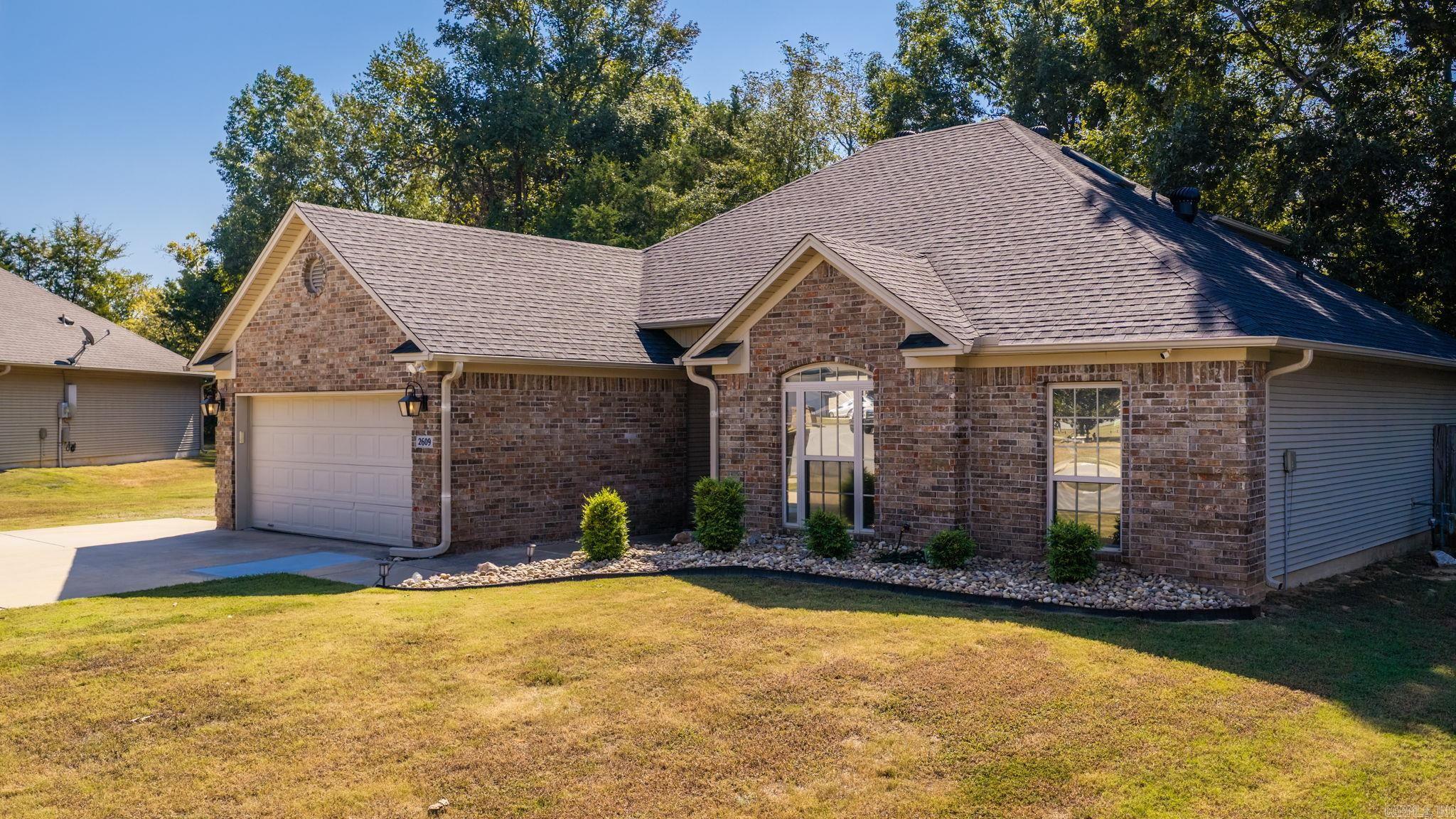 2609 Shadowcreek Drive Property Photo 4