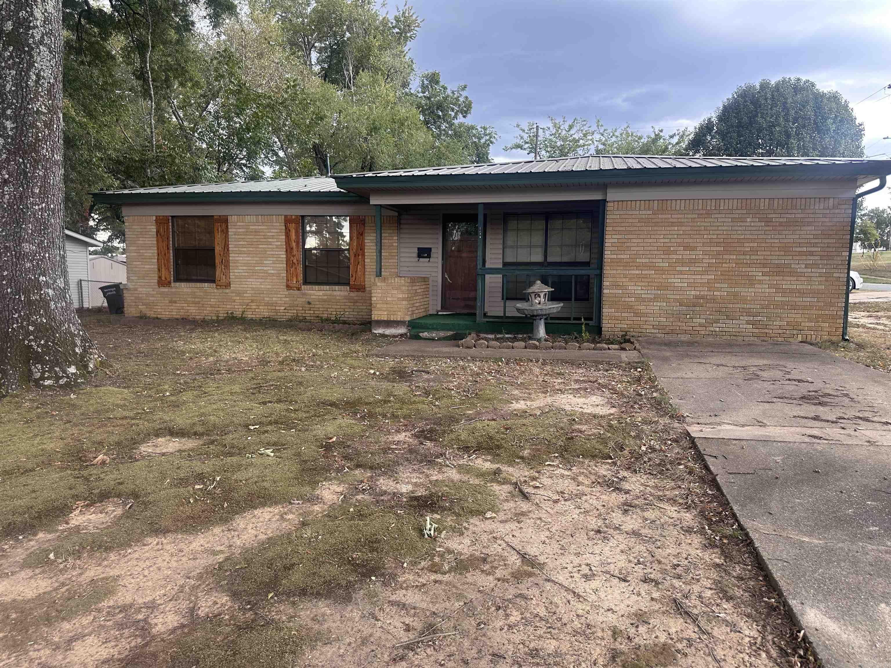 1500 Carolyn Street