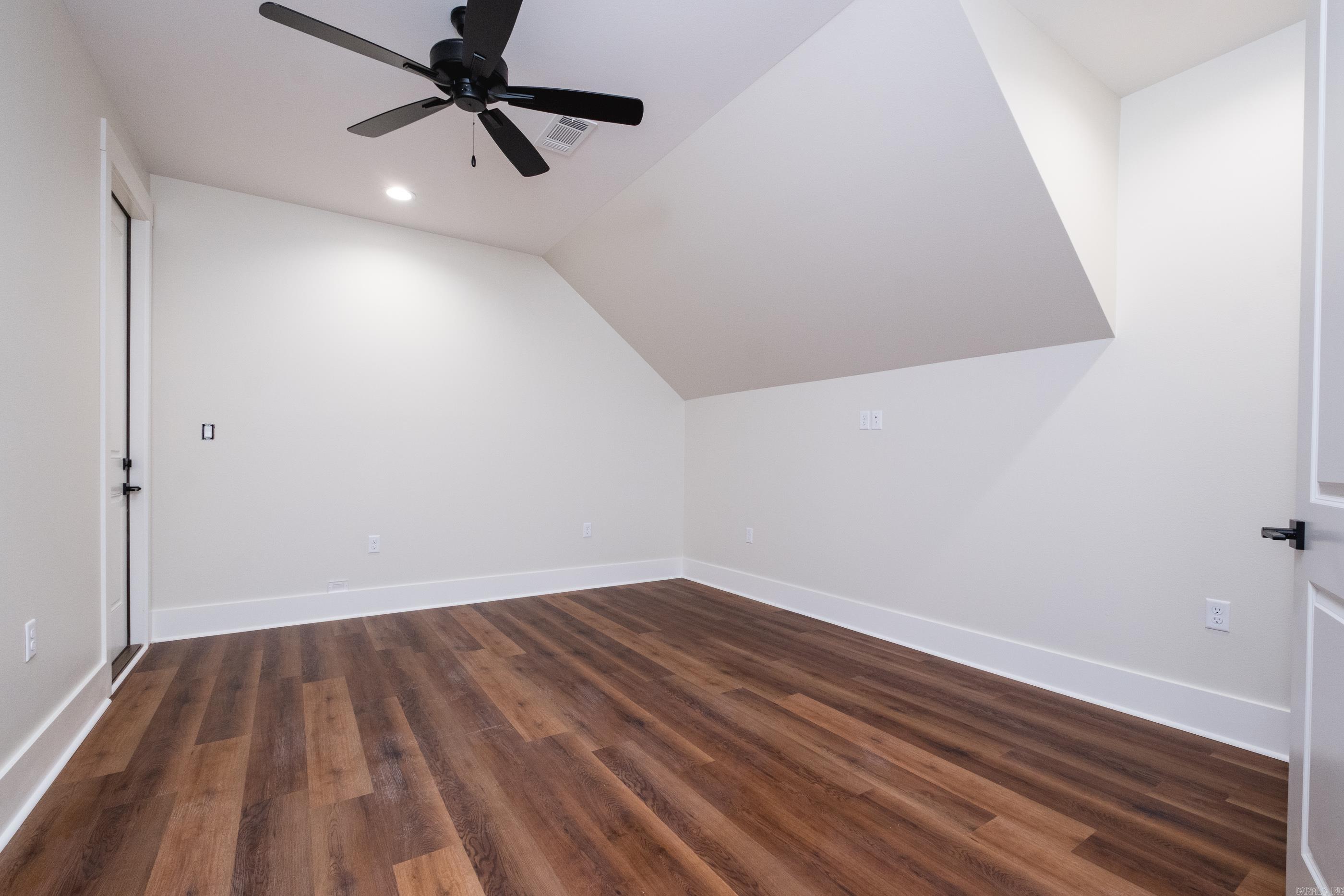 131 Kinley Loop Property Photo 32