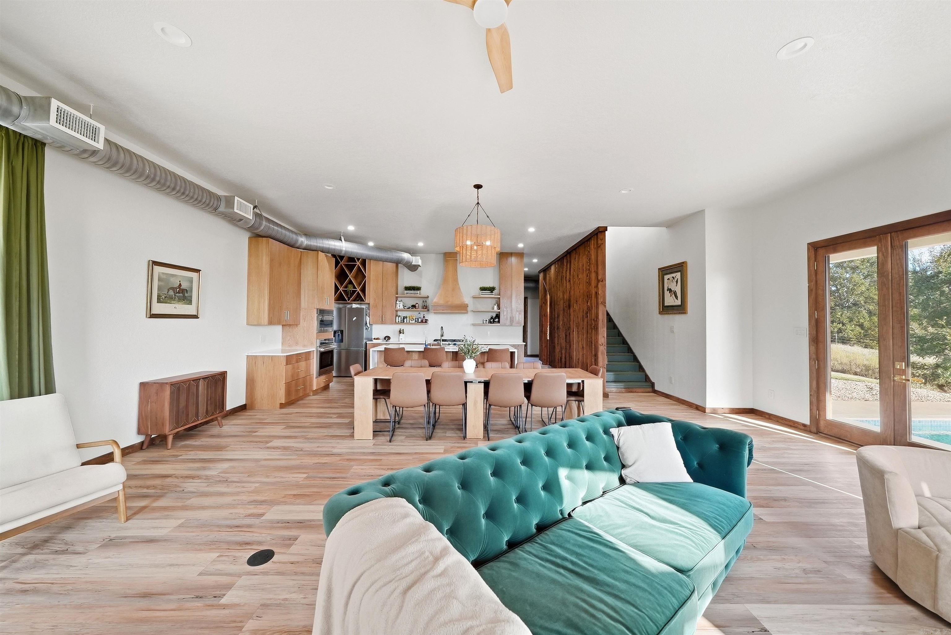 653 Fox Den Road Property Photo 3