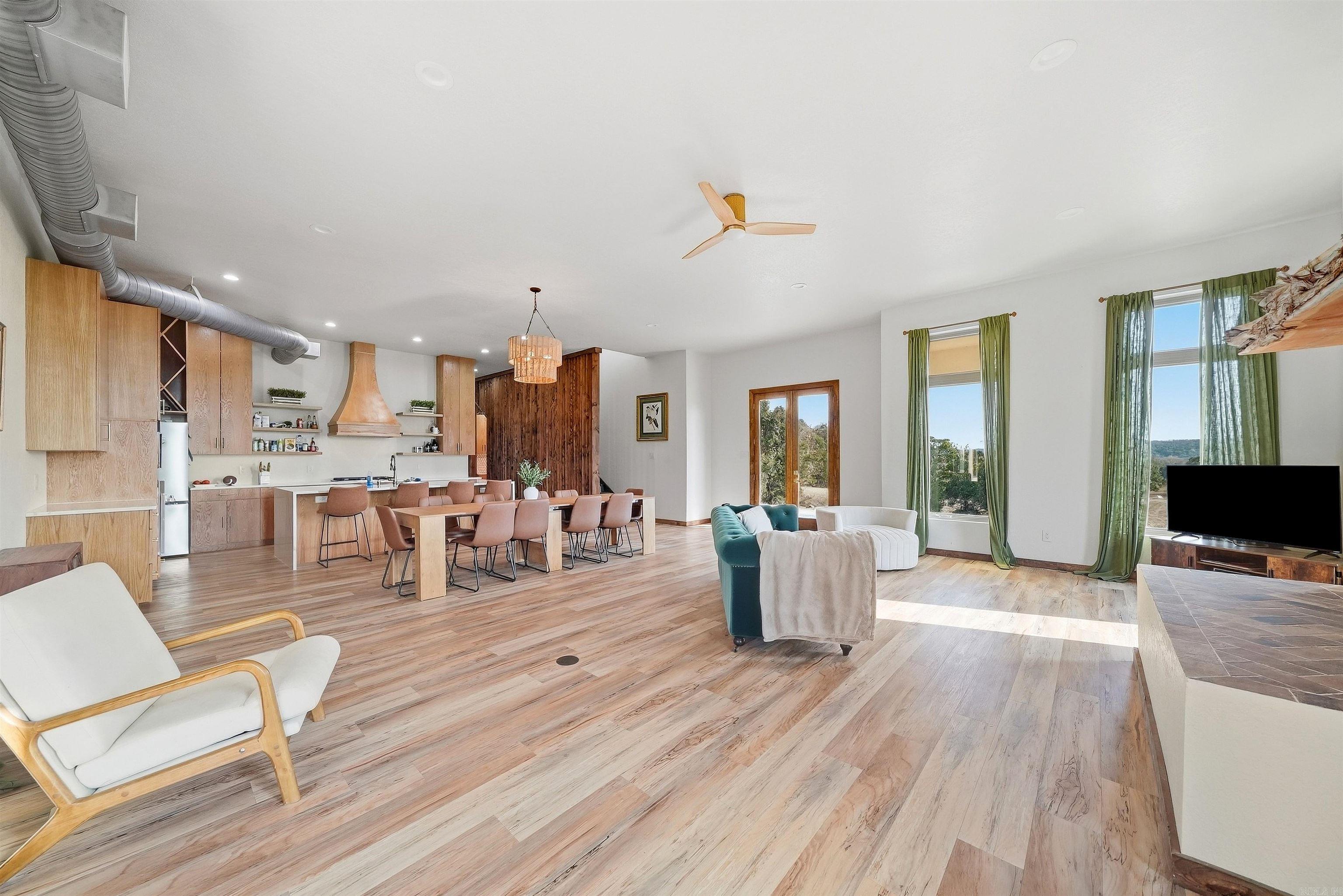 653 Fox Den Road Property Photo 13
