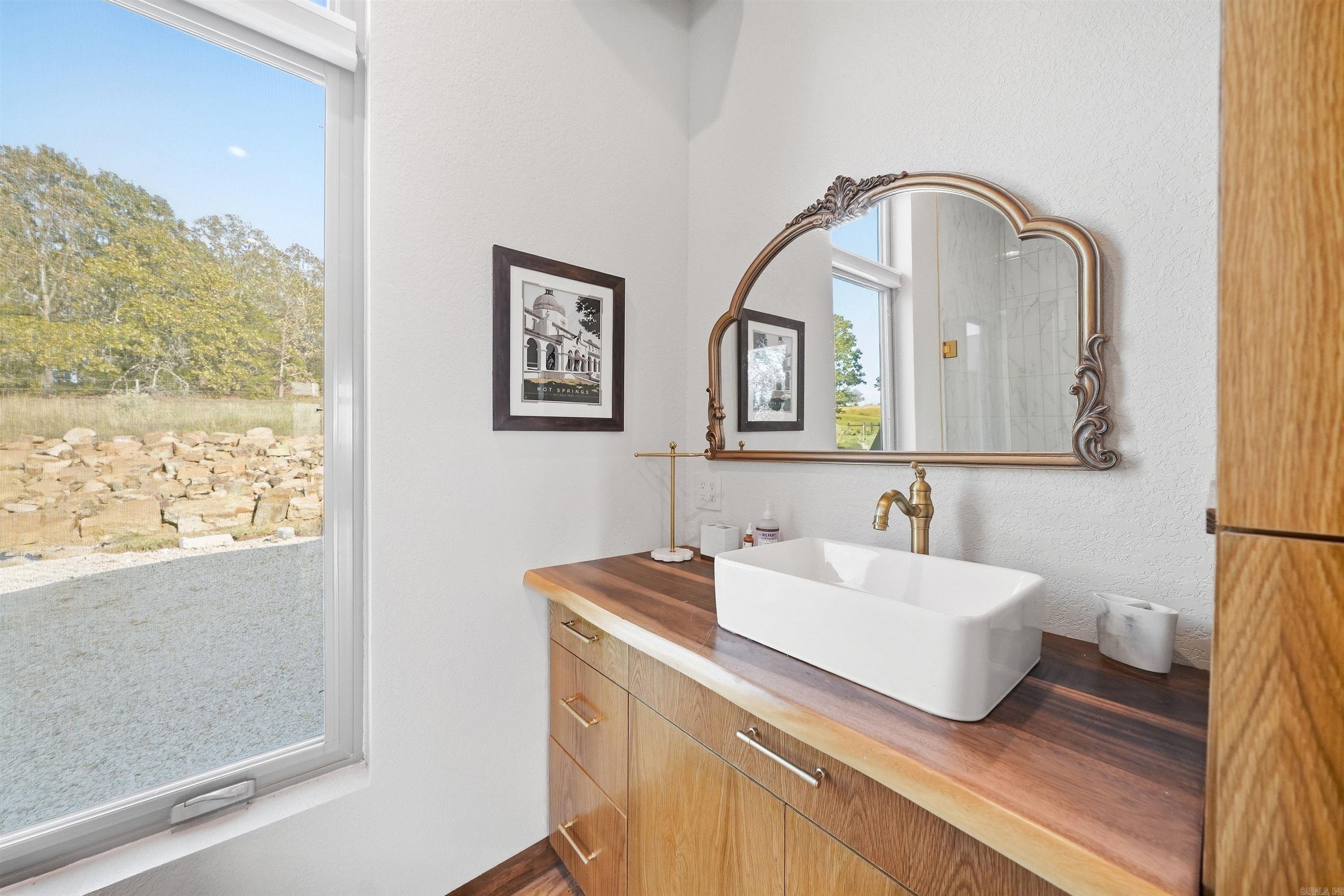 653 Fox Den Road Property Photo 24