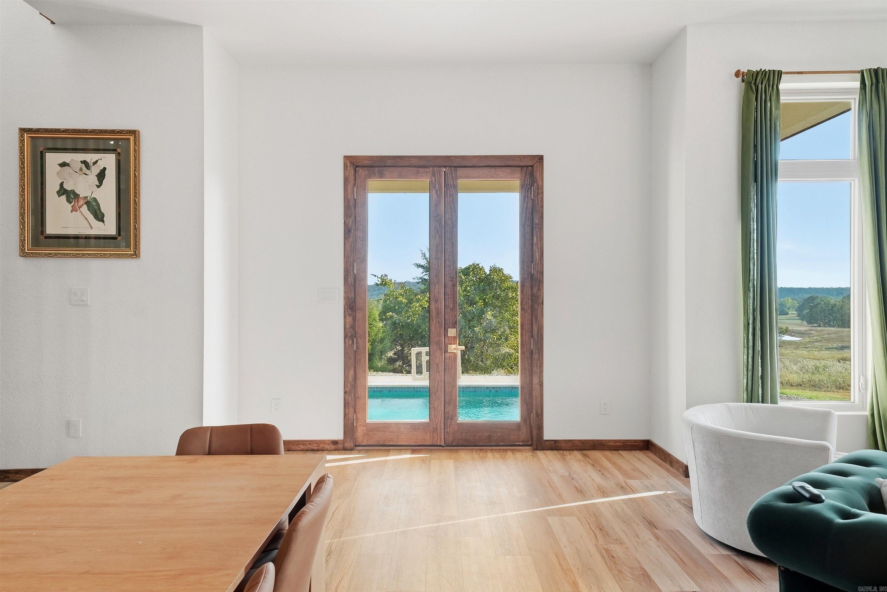 653 Fox Den Road Property Photo 34