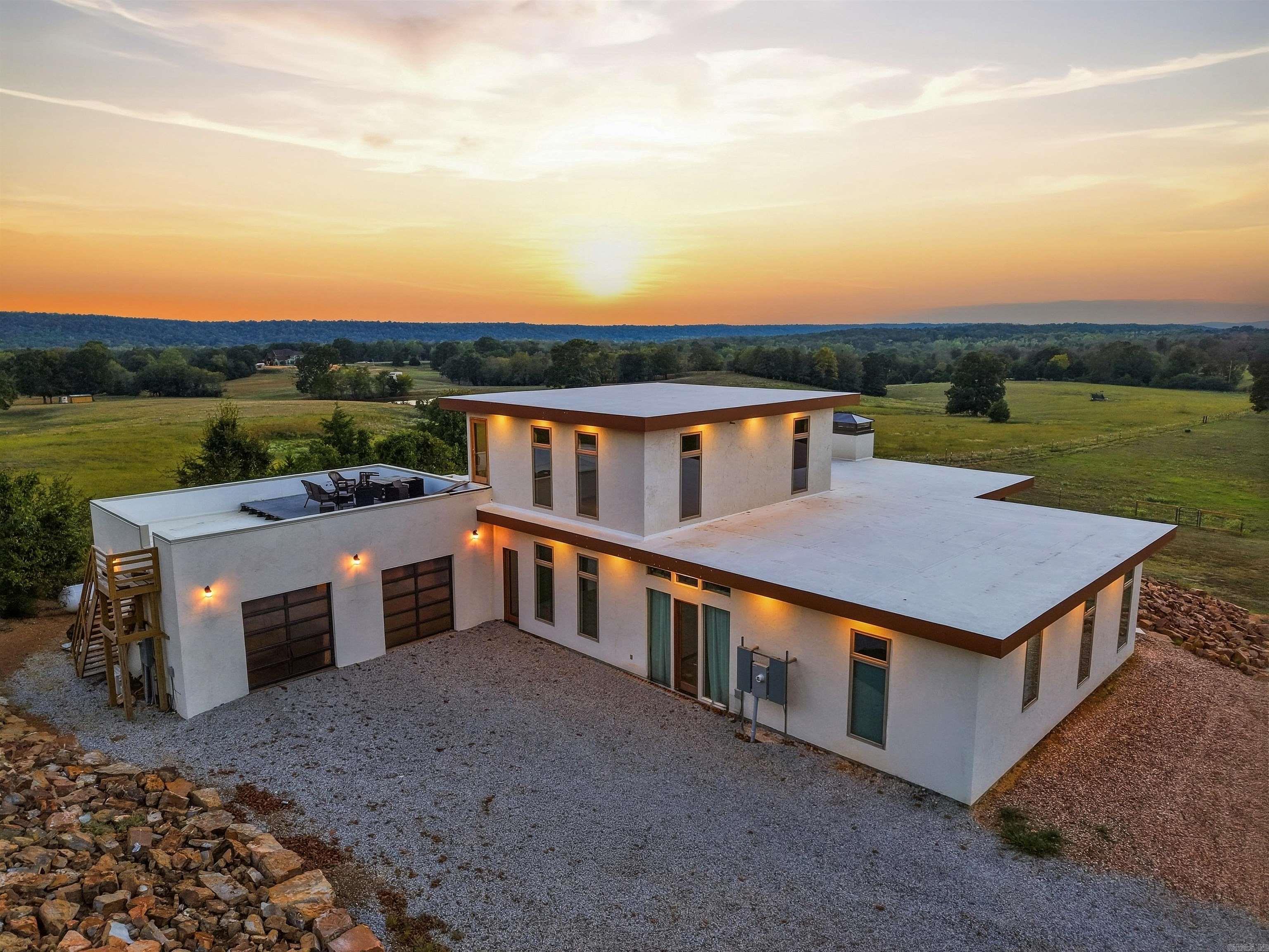 653 Fox Den Road Property Photo 46